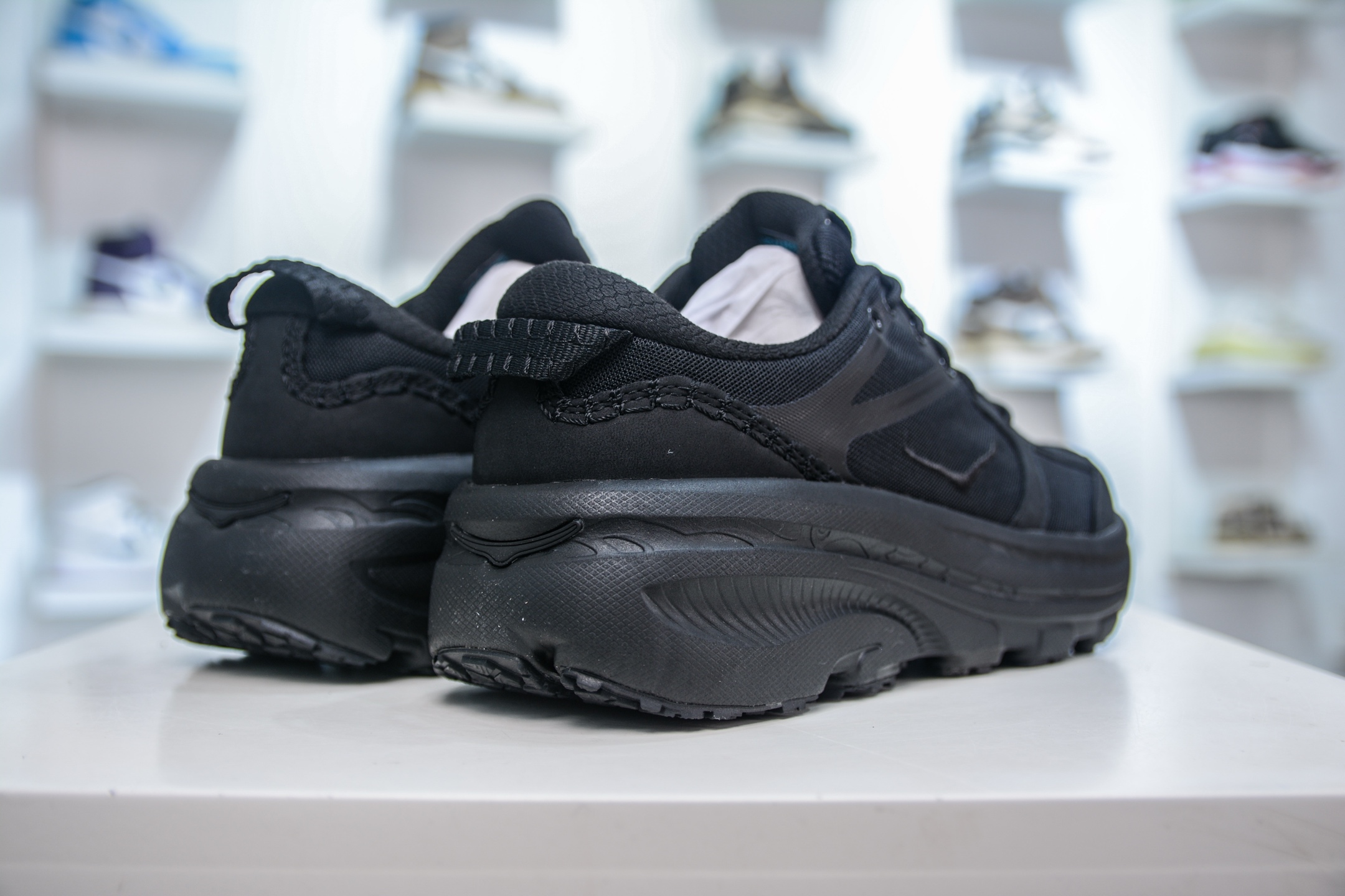 200 HOKA ONE ONE Bondi B3 LS 运动舒适低帮跑步鞋 1155351/BBNB