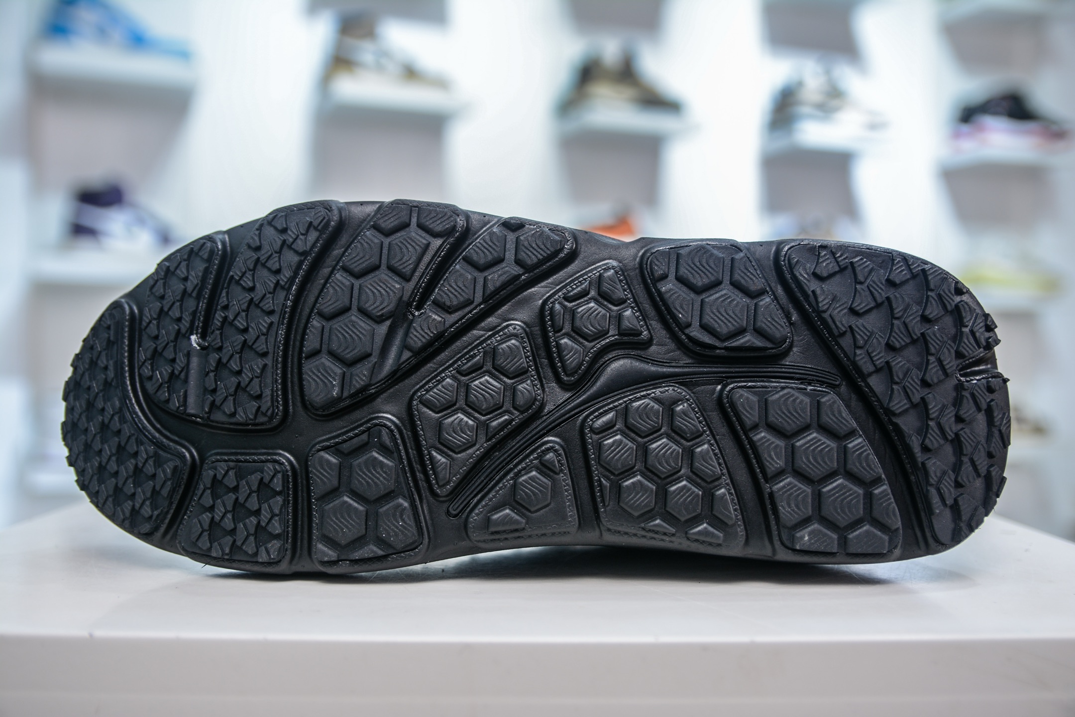 200 HOKA ONE ONE Bondi B3 LS 运动舒适低帮跑步鞋 1155351/BBNB