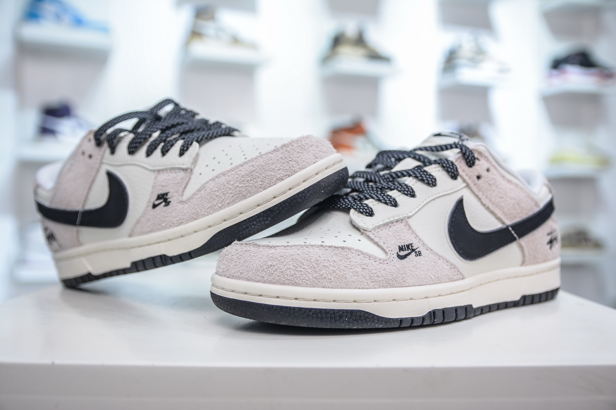 260 Nike SB Dunk Low x Stussy 斯图西联名-米白黑 FX1588-304