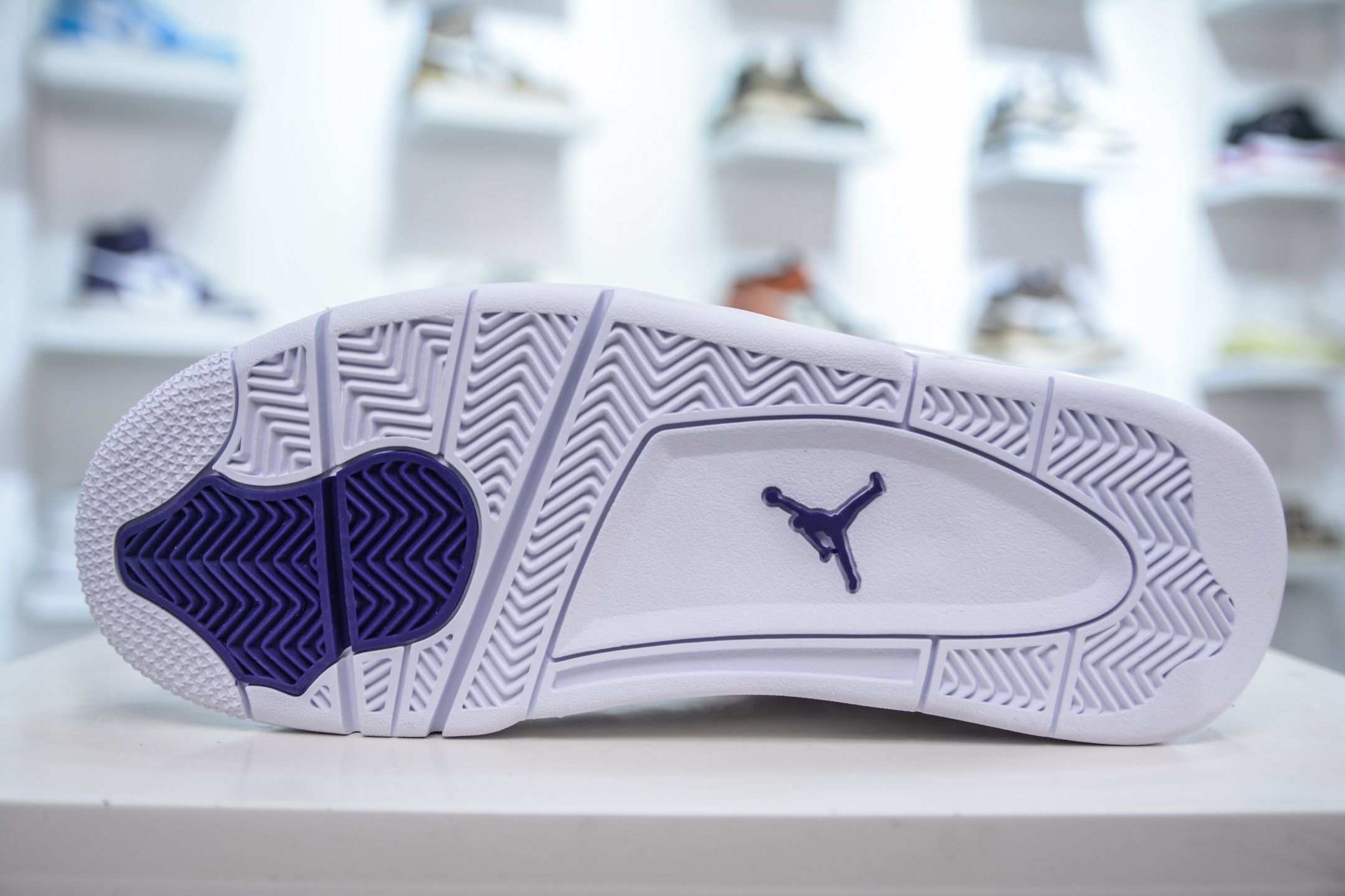  
纯原 Air Jordan AJ4 Retro 白紫 耗时多个月巨作 重金购买原楦原纸板 确保原汁原