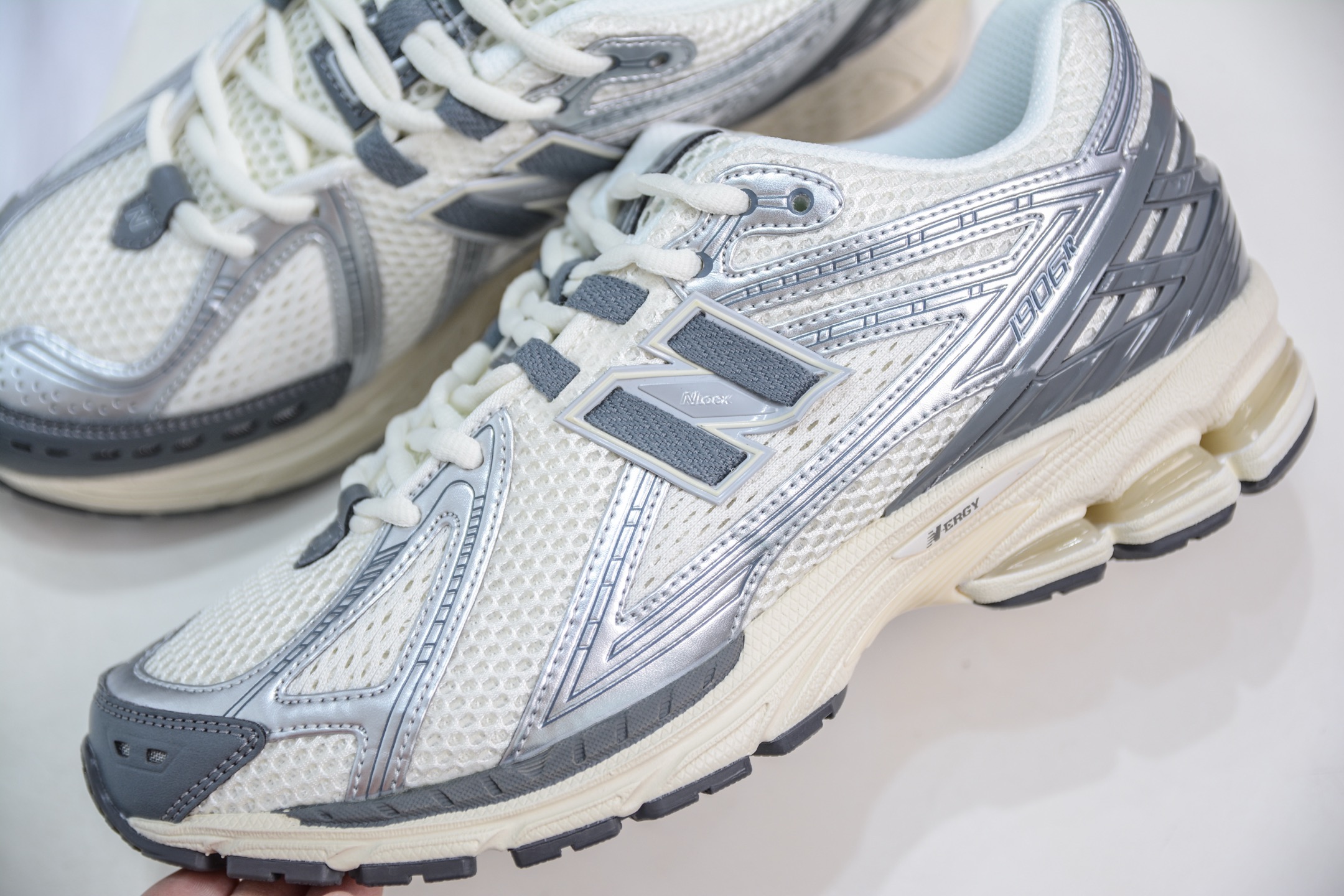 210 T版纯原 New Balance M1906R系列 复古老爹防滑耐磨低帮 跑步鞋 M1906RFS