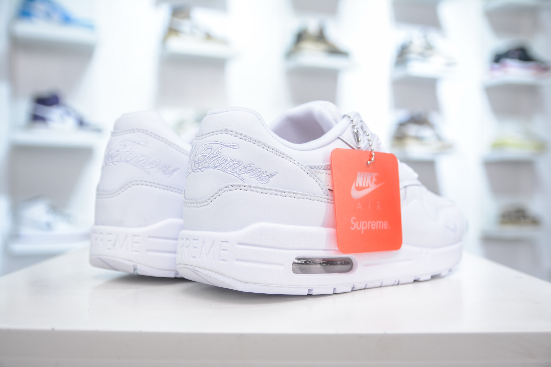 NK Air Max 1 初代复古气垫慢跑鞋 HF8813-100