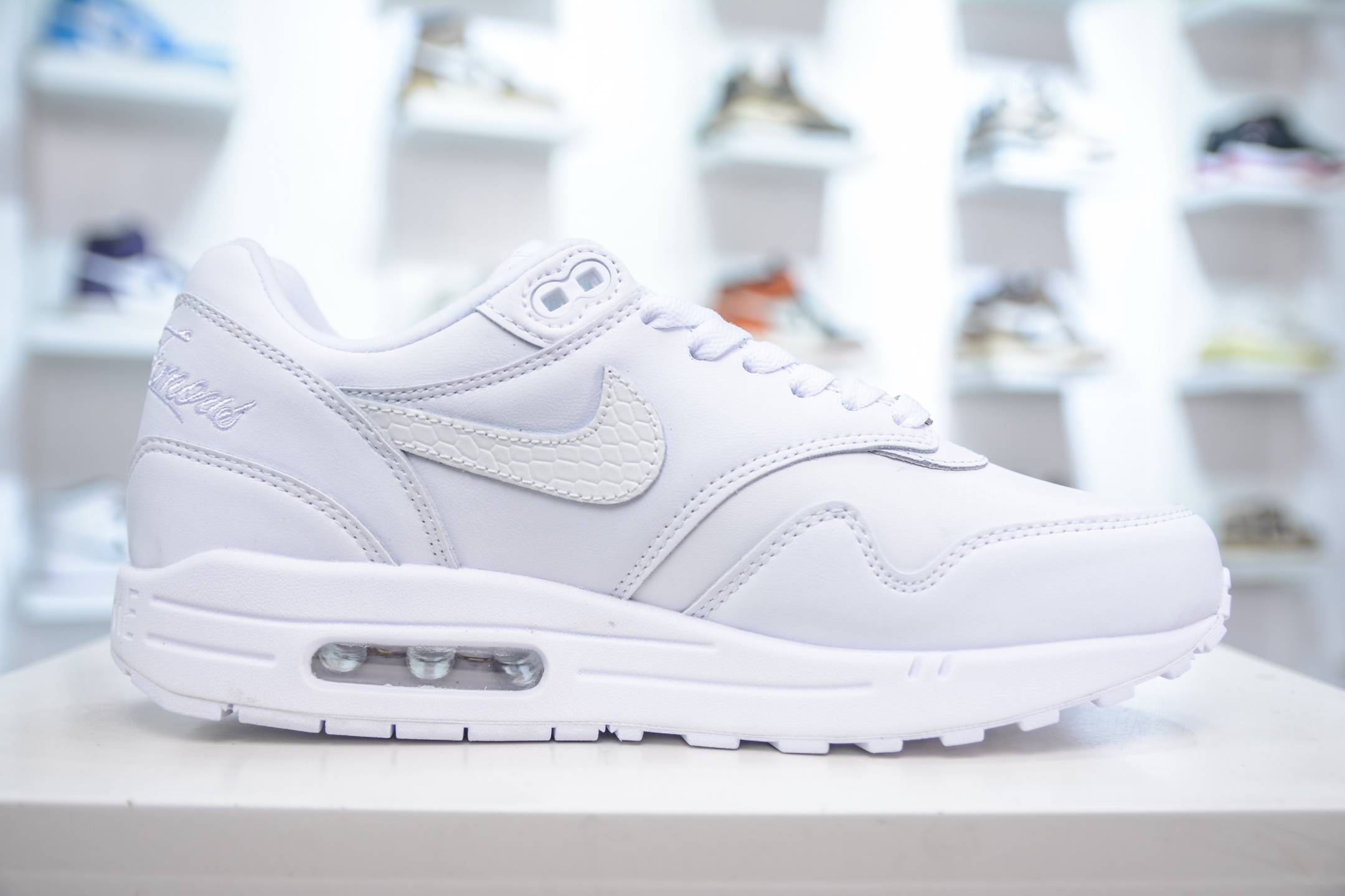 NK Air Max 1 初代复古气垫慢跑鞋 HF8813-100