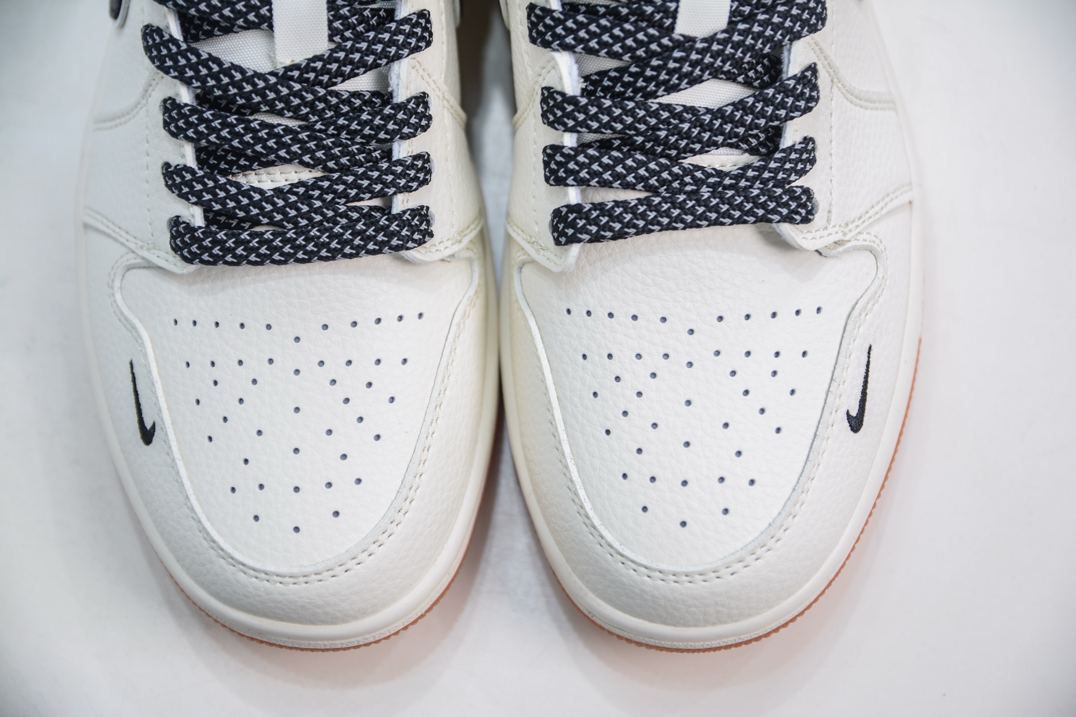 Air Jordan 1 Retro Low x Stussy Collab - Cream/Black, Premium Leather 9 i1747246614734 6561 0 8