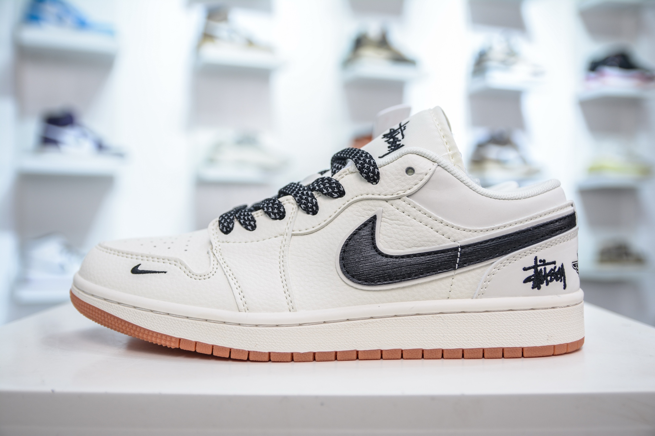 Air Jordan 1 Retro Low x Stussy Collab - Cream/Black, Premium Leather 1 i1747246619172 5902 0 0
