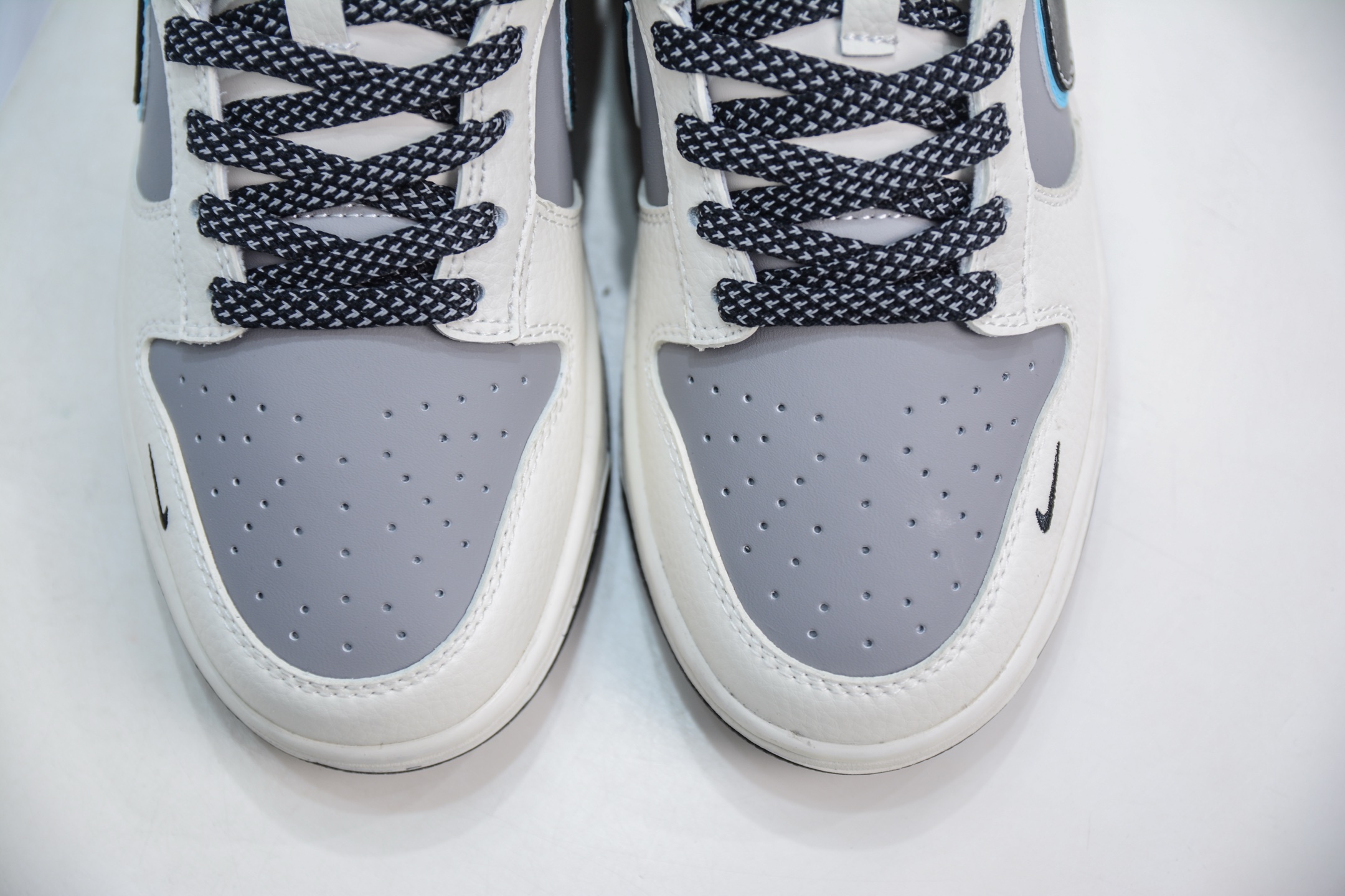 Nike Dunk Low Xiaomi SU7 Ultra Custom Sneakers - Limited Edition 9 i1747247326026 5806 0 8