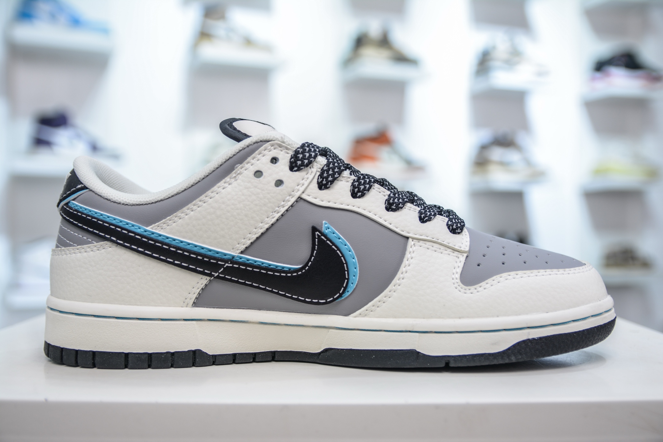 Nike Dunk Low Xiaomi SU7 Ultra Custom Sneakers - Limited Edition 3 i1747247326054 7624 0 2