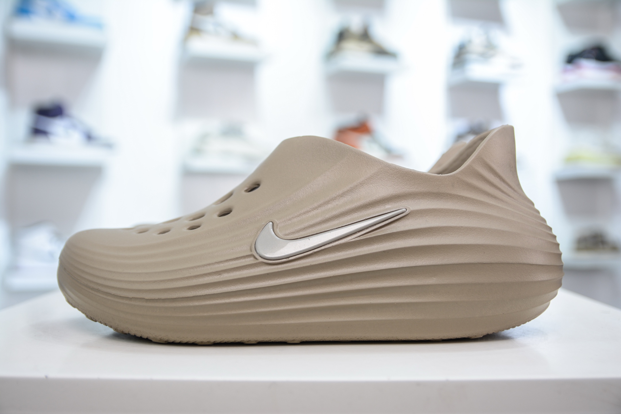 Nike ReactX Rejuven8 Sandals, Summer Style, Comfortable ReactX Foam