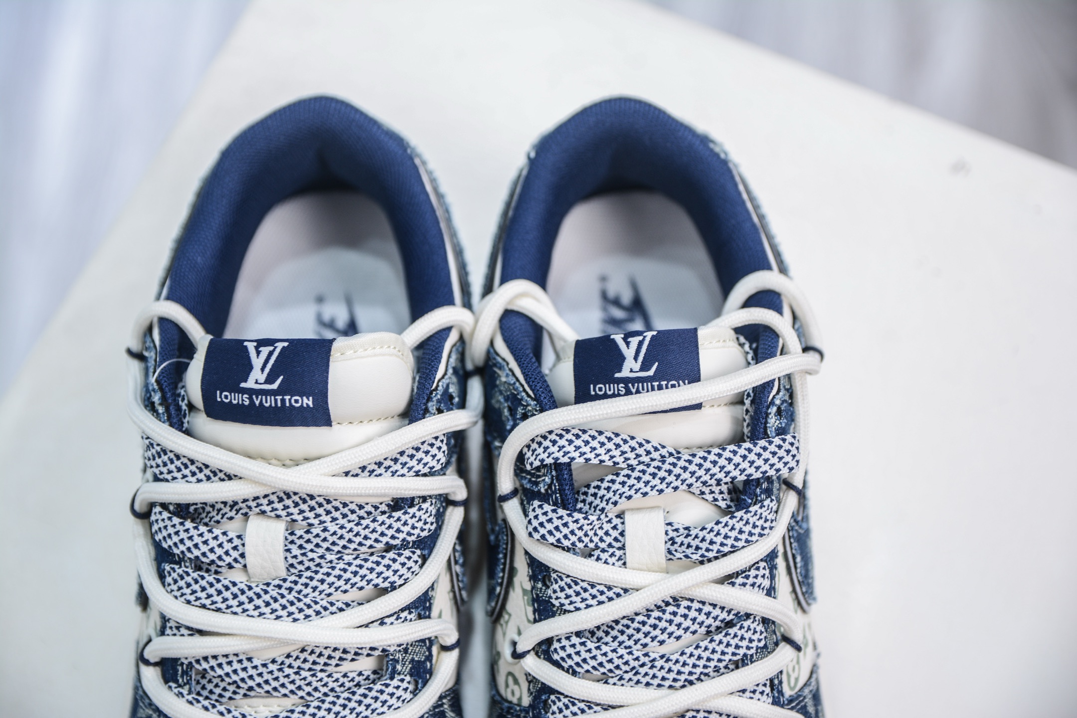 300 Nike SB Dunk Low x Louis Vuitton LV联名-白蓝牛仔绑带 YX5066-321