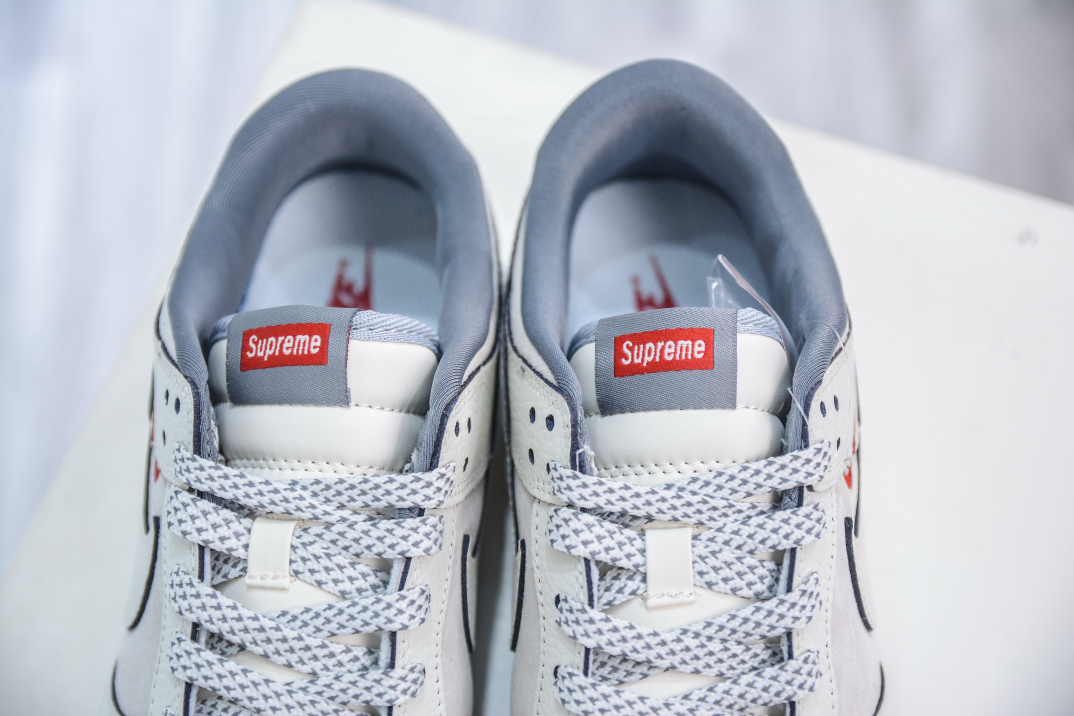Nike SB Dunk Low x Supreme Collab - White/Grey/Red - Premium Quality 8 i1747328437403 3430 0 7