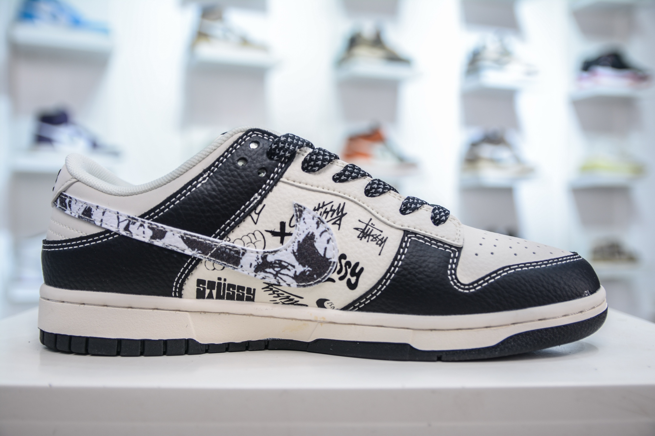 Nike SB Dunk Low x Stussy Black White Graffiti Sneakers 3 i1747328482947 3956 0 2