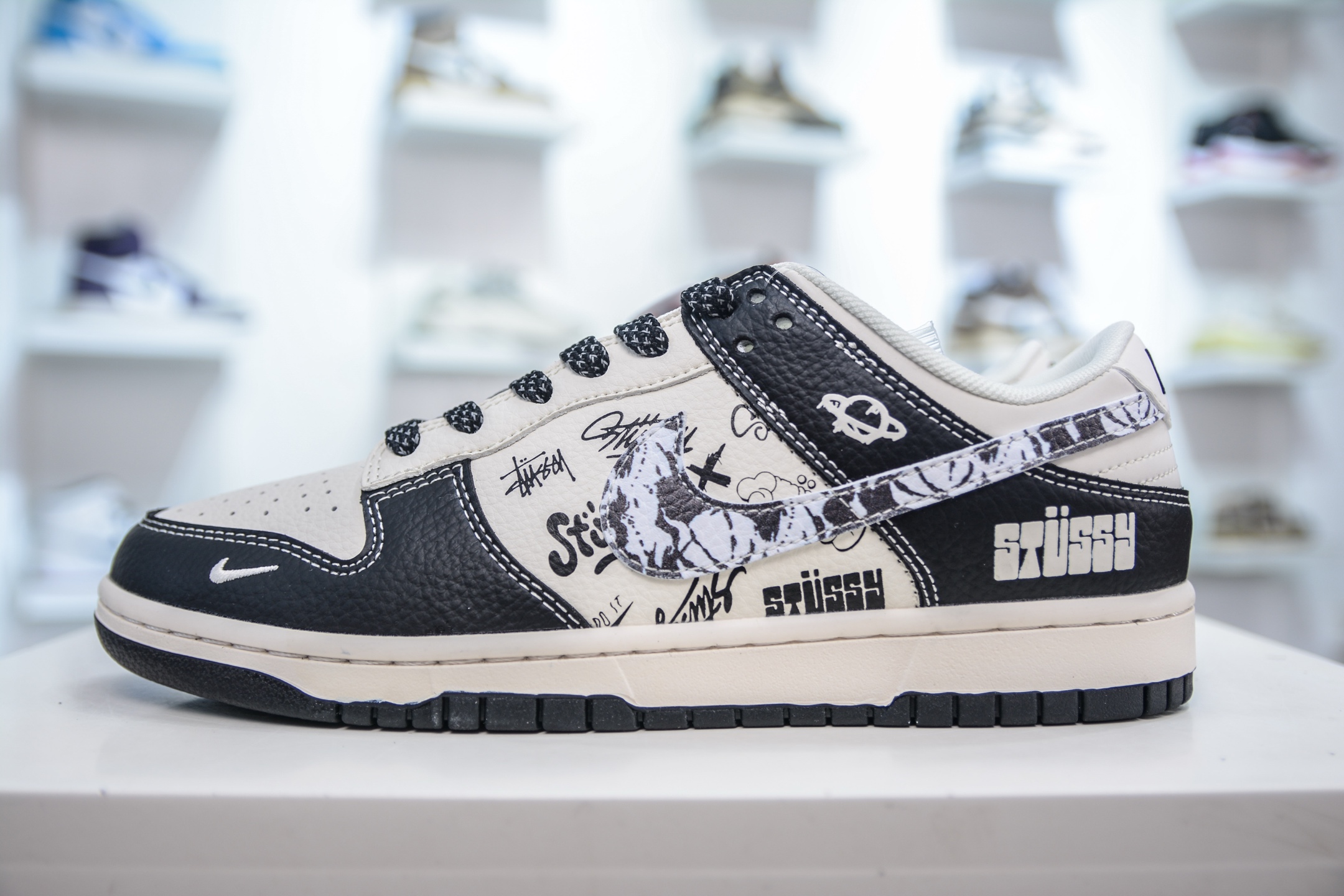 Nike SB Dunk Low x Stussy Black White Graffiti Sneakers 1 i1747328483873 934 0 0