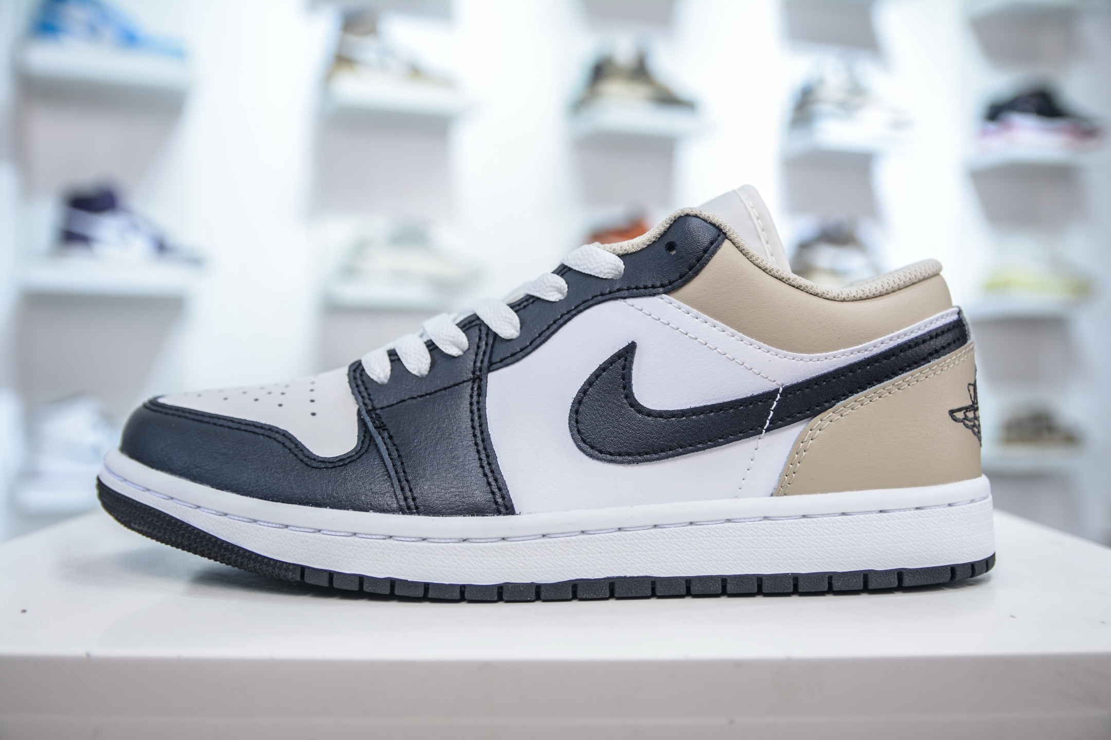 Air Jordan 1 Low White Black Sesame - Iconic Style, Unmatched Comfort 1 i1747329258396 7072 0 0