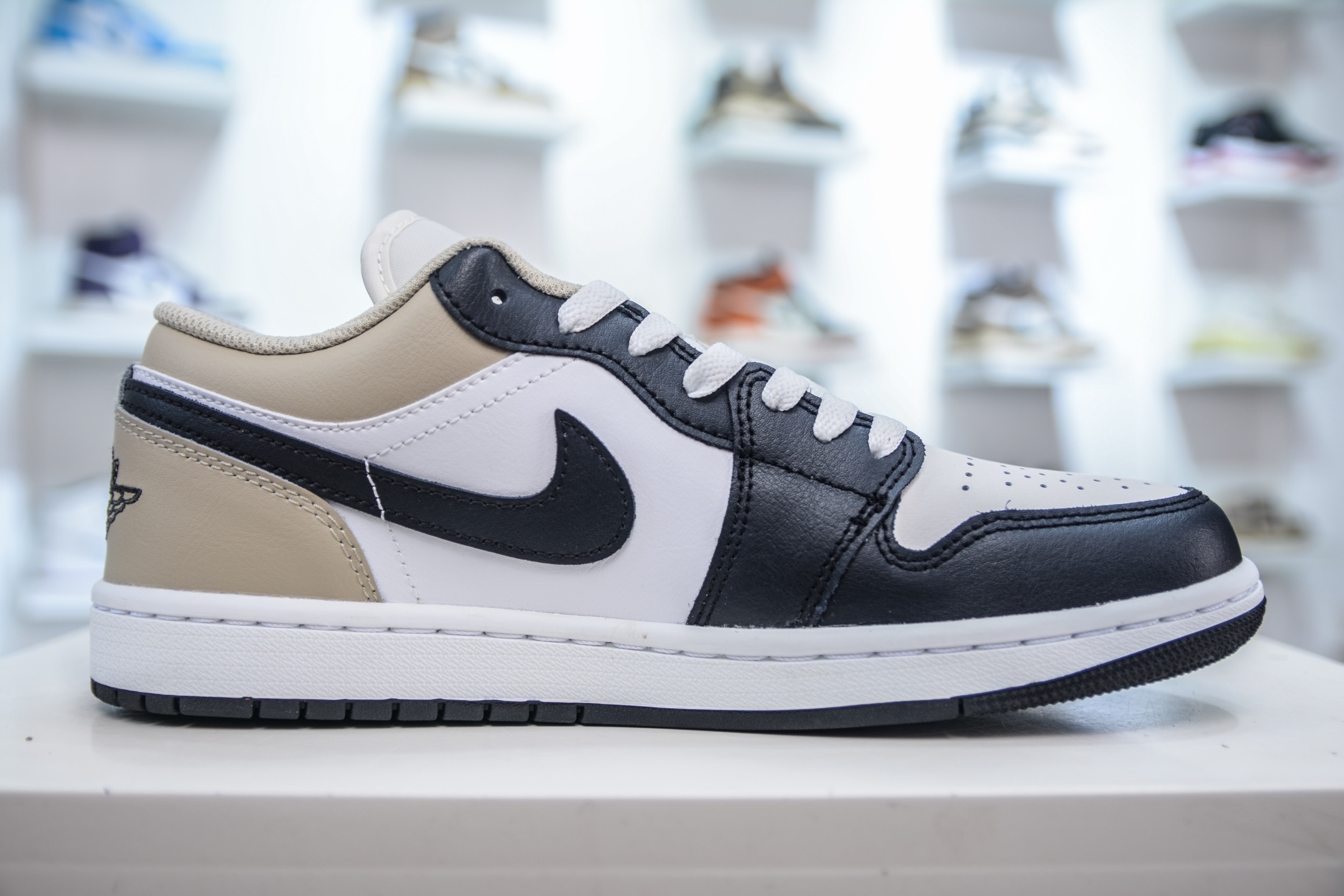 Air Jordan 1 Low White Black Sesame - Iconic Style, Unmatched Comfort 3 i1747329258536 4661 0 2