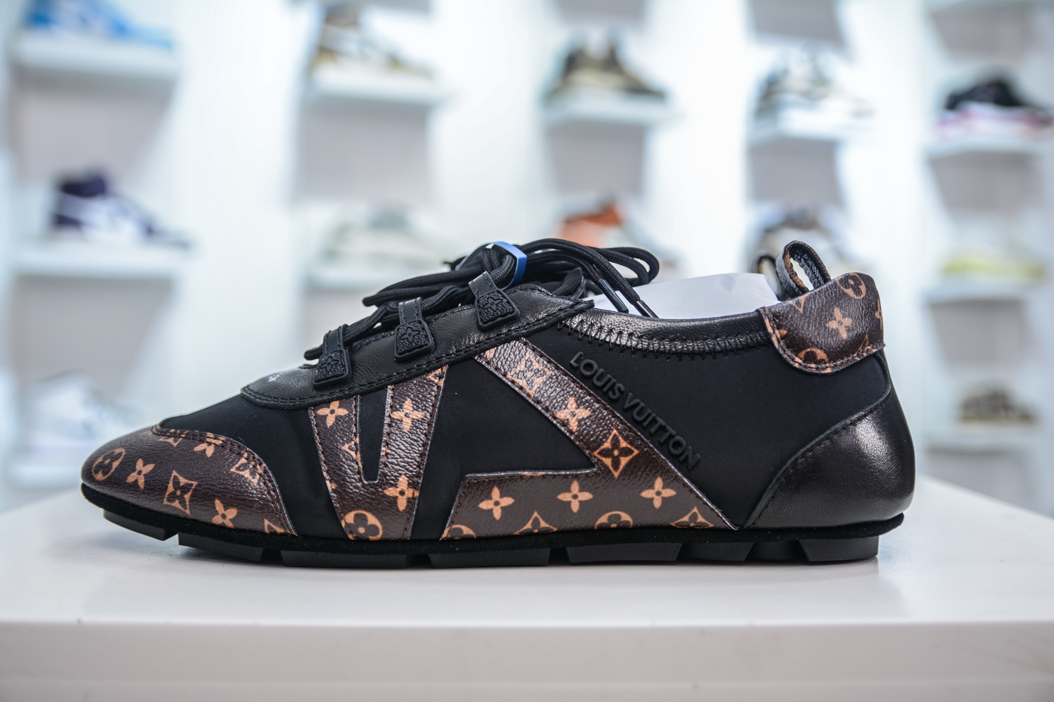 380 LOUIS VUITTON lv Sneakerina 2025早春发布新款德训鞋芭蕾舞鞋