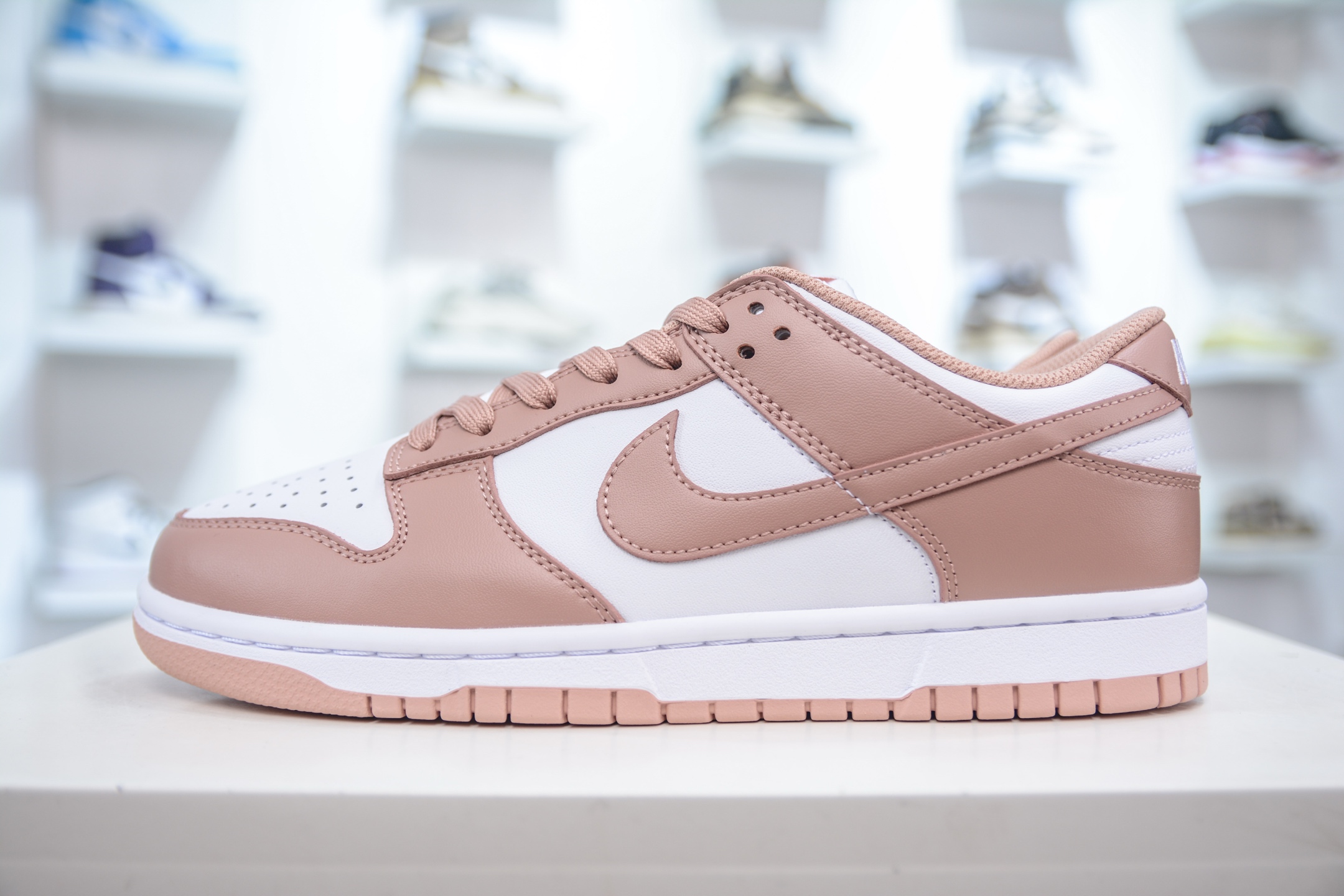 Nike Dunk Low Rose Whisper - Stylish and Comfortable Sneakers for Everyday Wear 1 i1747329924776 5358 0 0