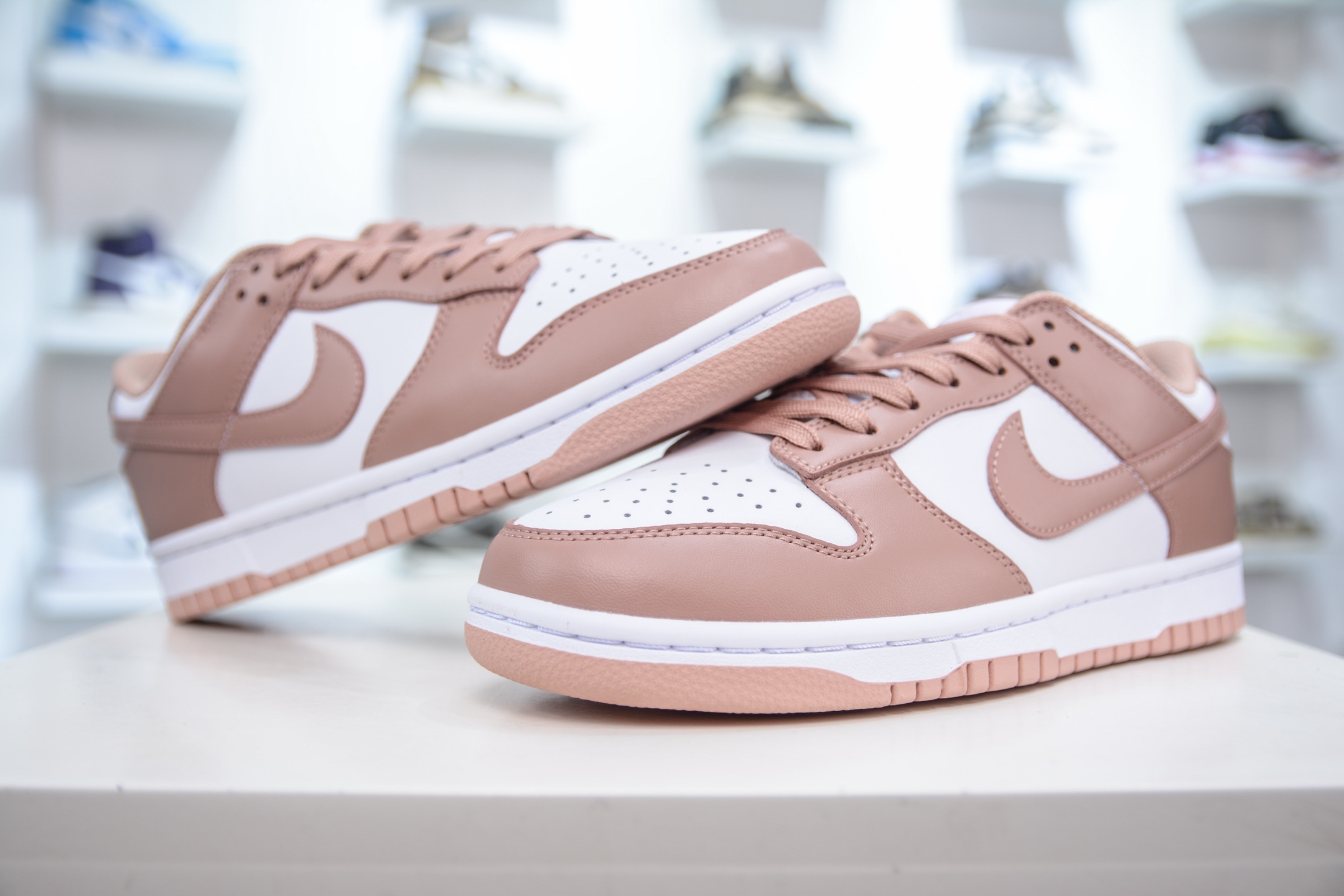 Nike Dunk Low Rose Whisper - Stylish and Comfortable Sneakers for Everyday Wear 4 i1747329926760 2253 0 3