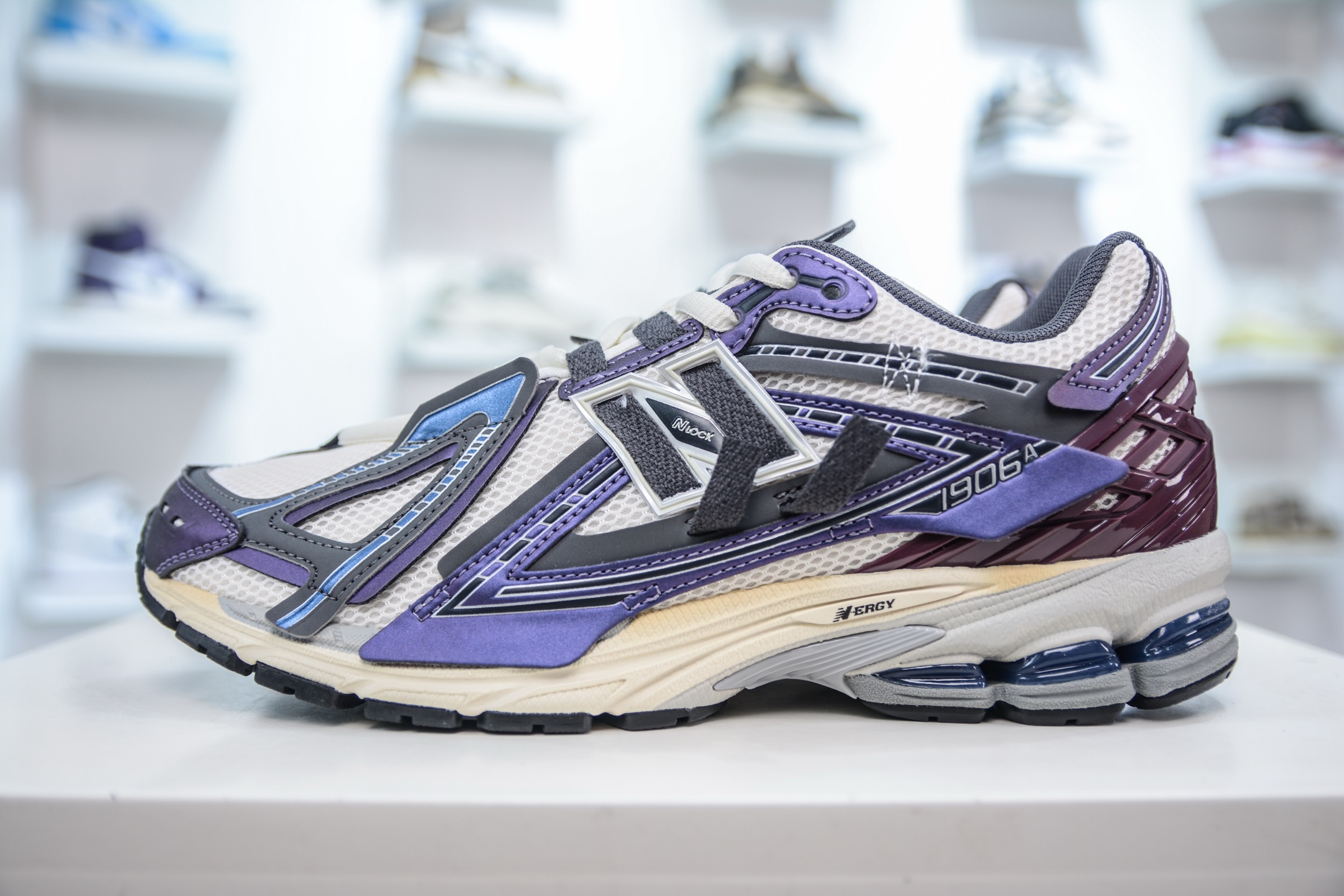 New Balance 1906R Low-Top Sneakers - Retro Style, Breathable, Anti-Slip, Unisex