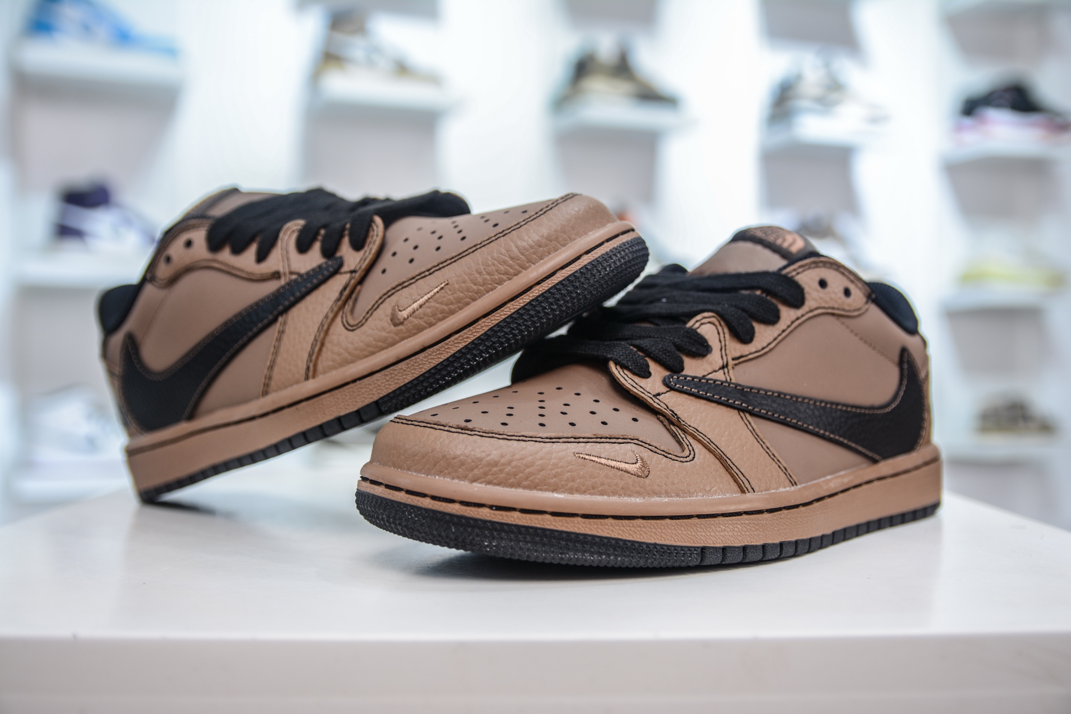 The North Face x Travis Scott Air Jordan 1 Low - Brown Black 5 i1747495320657 164 0 3