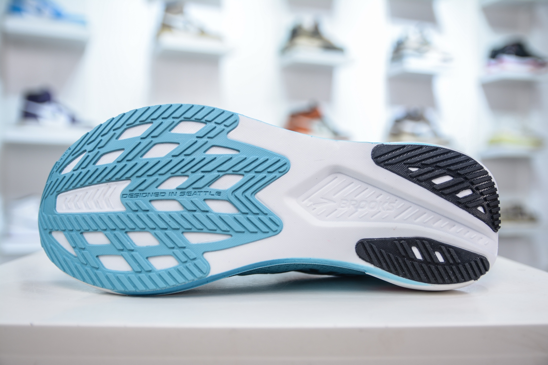 Brooks Hyperion 2 Running Shoes - Ultra-Light, Breathable, and Responsive 6 i1747496008870 2583 0 4