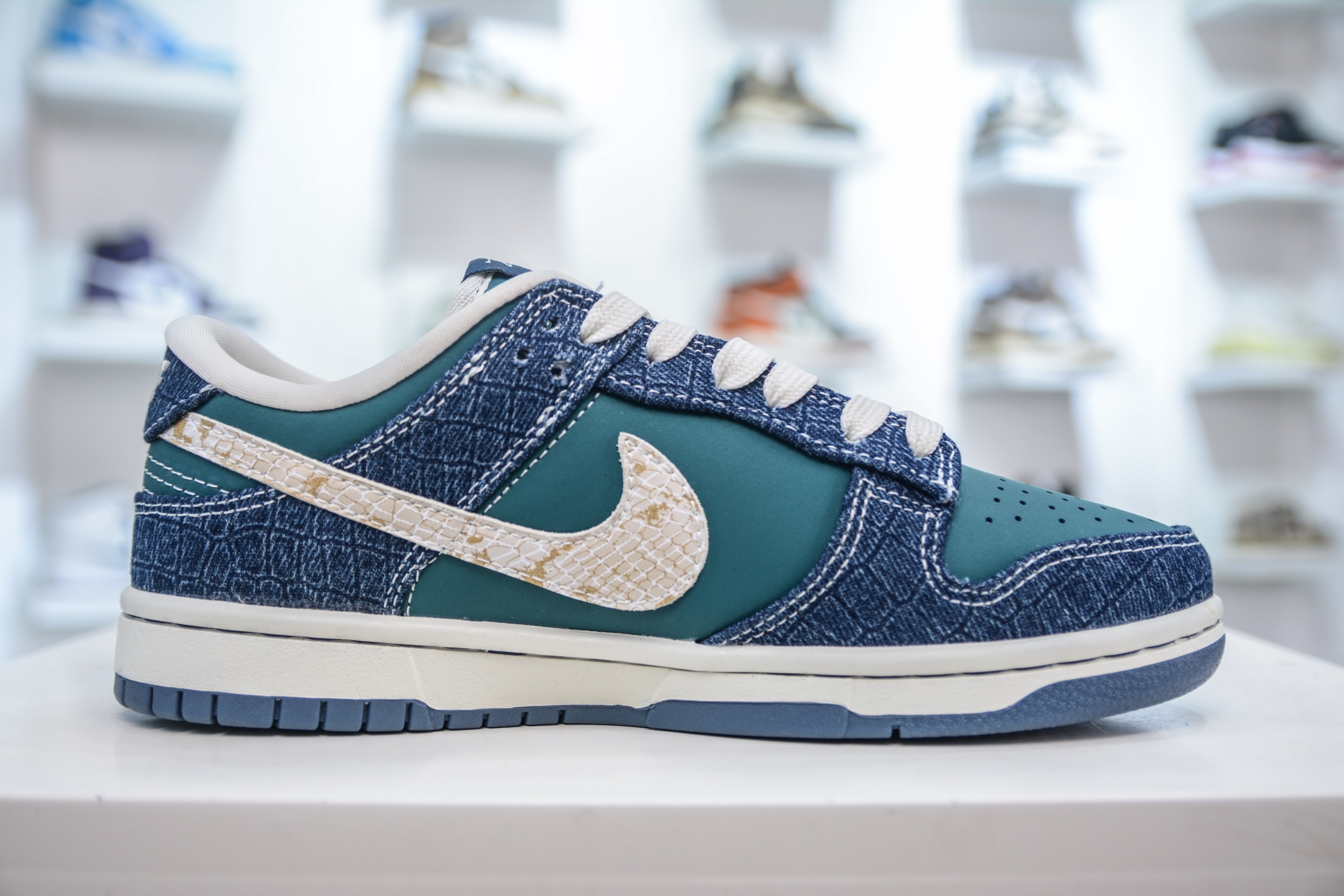 Stussy x NIKE Dunk Low 低帮蛇年限定 斯图西联名-藏青蓝米白蛇纹勾 CH8311-283