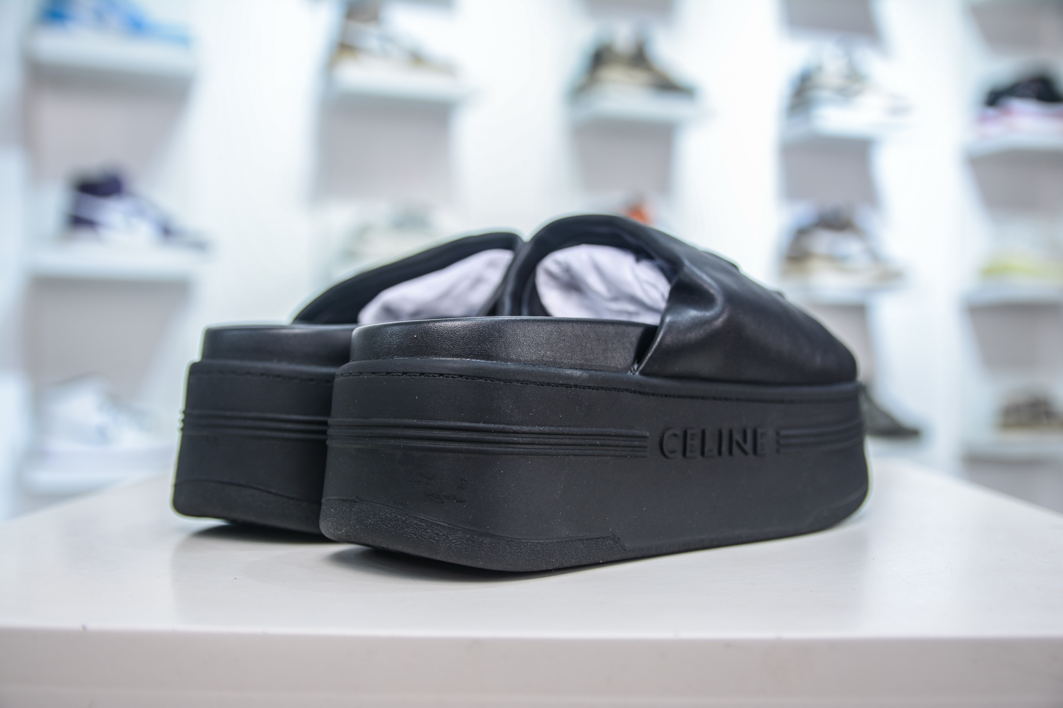 290 CELINE/赛琳 最新厚底拖鞋