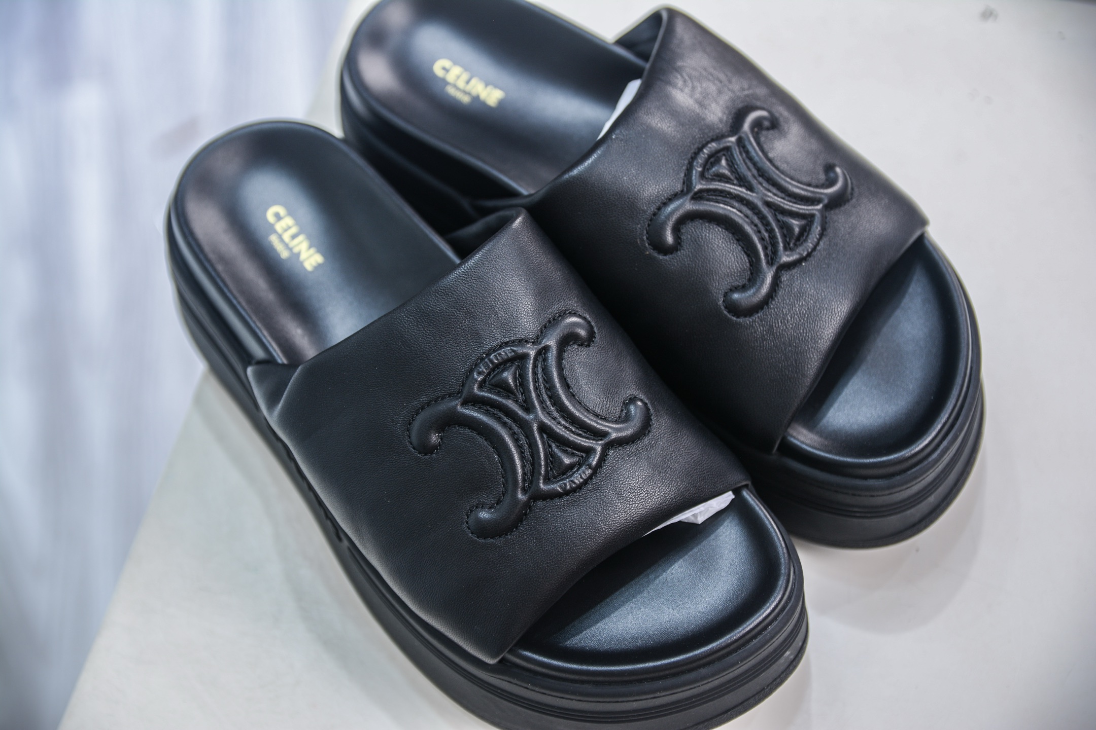 290 CELINE/赛琳 最新厚底拖鞋