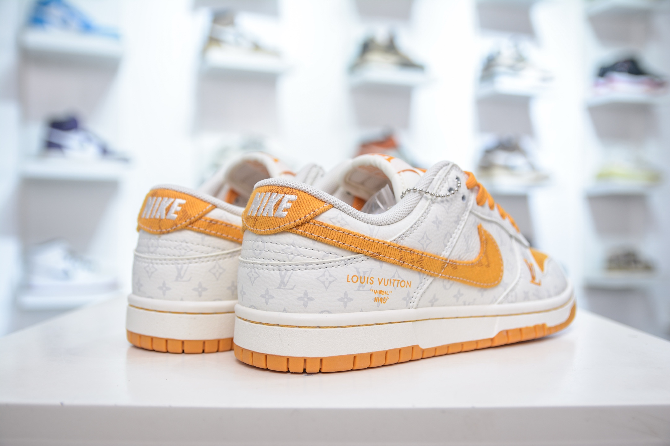 Nike SB Dunk Low x Louis Vuitton White Yellow Premium Leather Sneakers 6 i1747590302168 3022 0 5