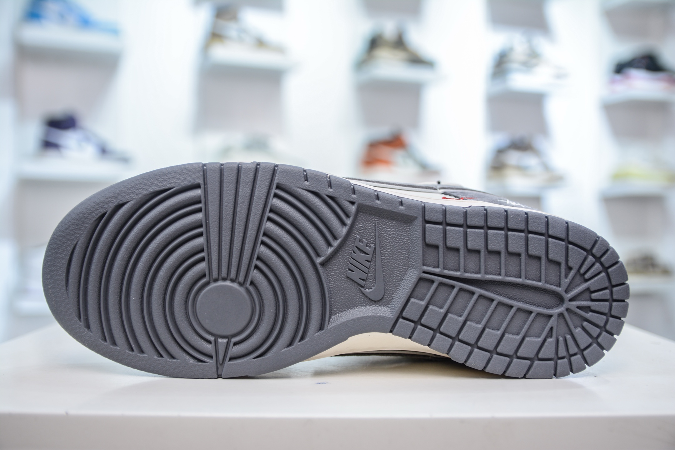 Nike SB Dunk Low x Stussy Collab Grey White Sneakers Premium Quality 6 i1747590382823 1860 0 4