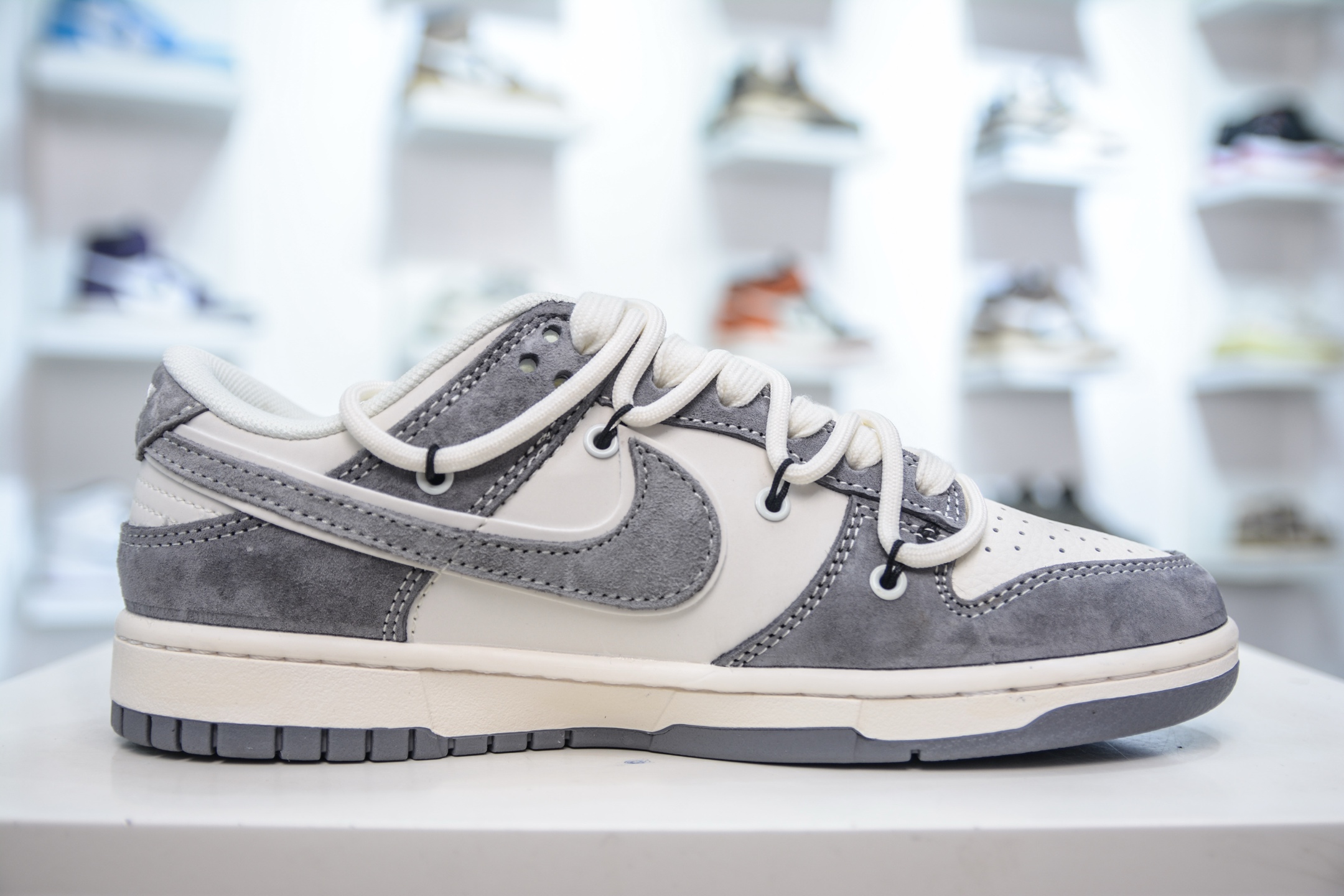 Nike SB Dunk Low x Stussy Collab Grey White Sneakers Premium Quality 4 i1747590382876 58 0 2