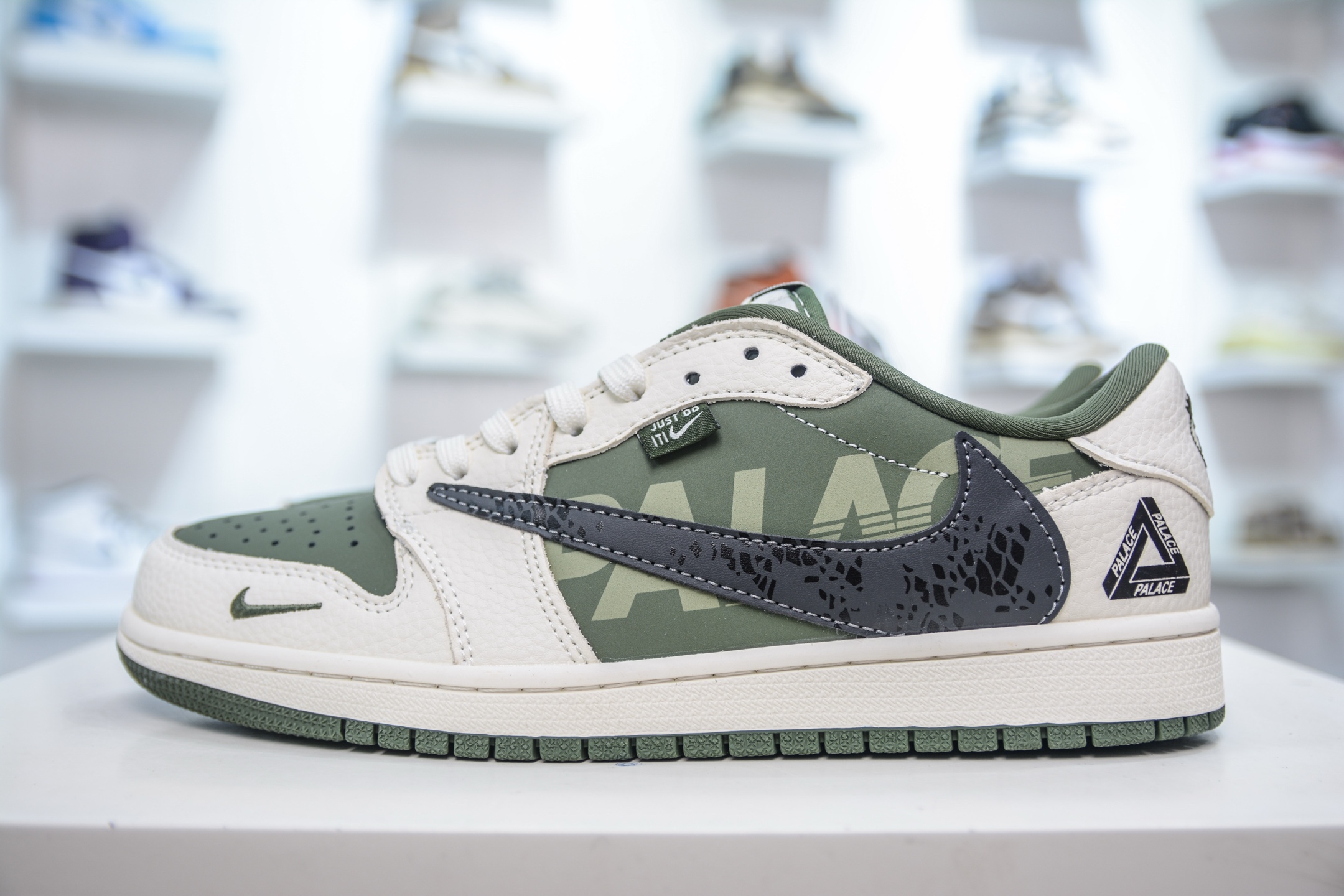 TS x Air Jordan x PALACE Air Jordan 1 Low -Limited Edition- 2 i1747590494792 6823 0 0