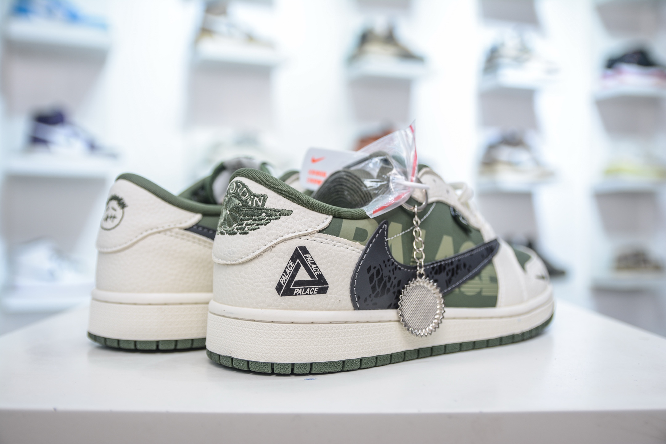 TS x Air Jordan x PALACE Air Jordan 1 Low -Limited Edition- 7 i1747590494804 1274 0 5