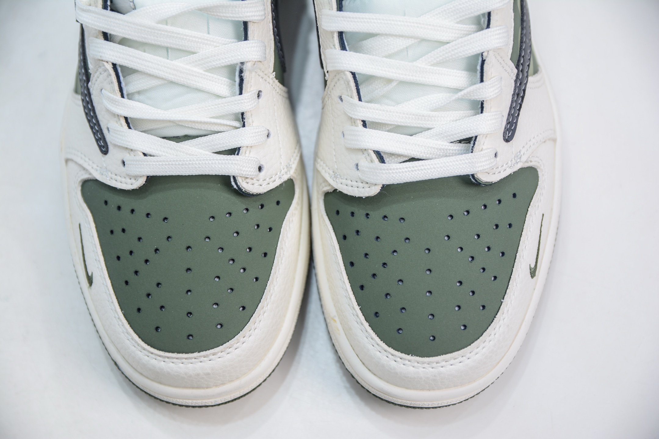 TS x Air Jordan x PALACE Air Jordan 1 Low -Limited Edition- 10 i1747590496373 409 0 8