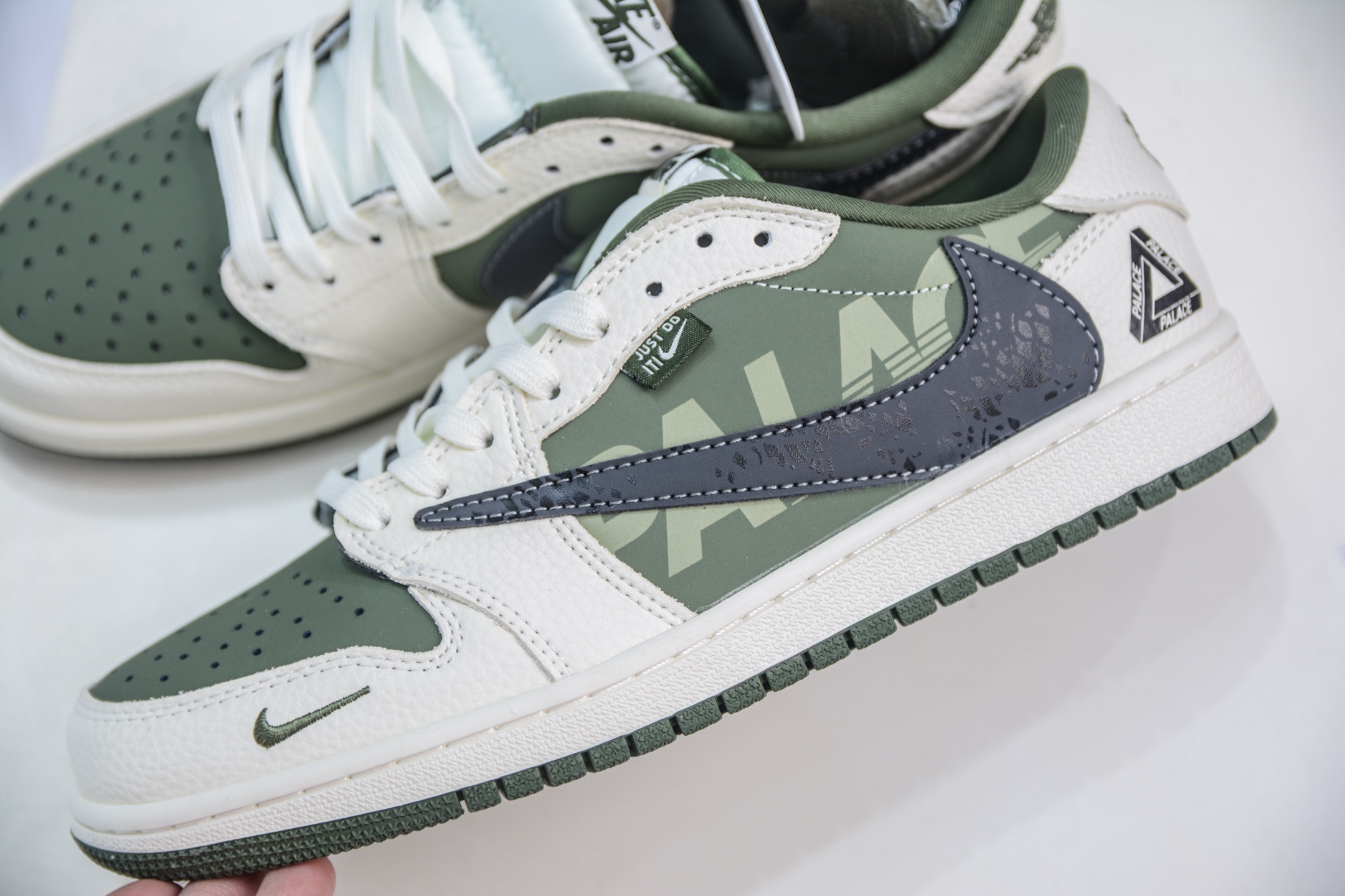 TS x Air Jordan x PALACE Air Jordan 1 Low -Limited Edition- 8 i1747590496384 9385 0 6