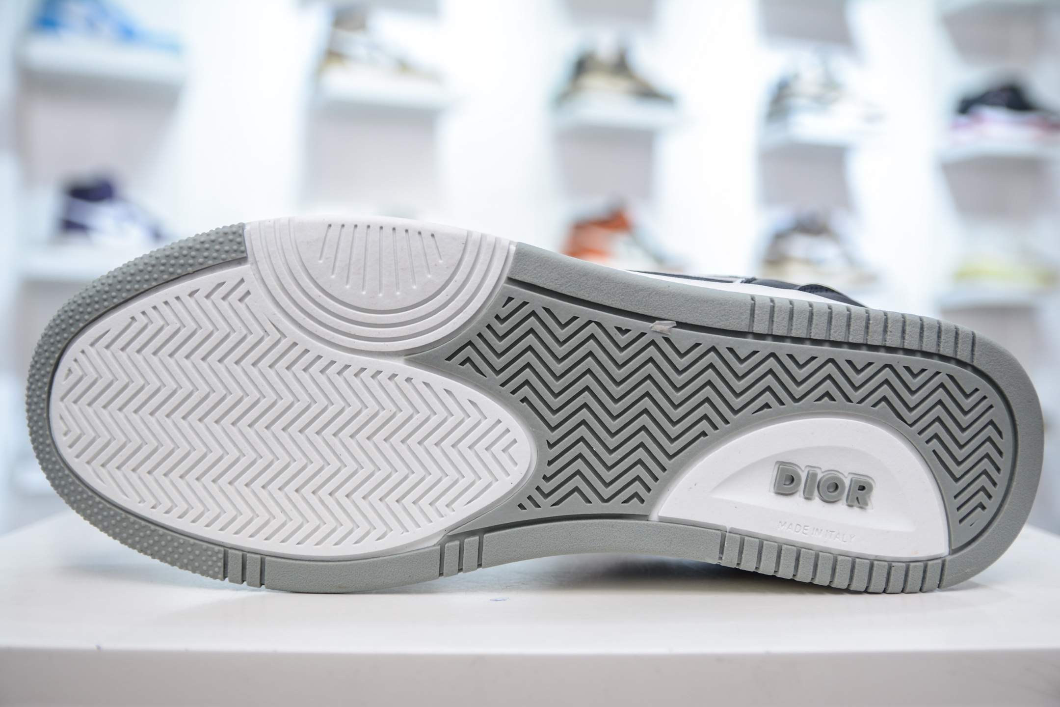 Dior B30 Low-Top Sneaker: Classic Lace-Up Design, Retro Casual Style 3 i1747590552482 6673 0 2