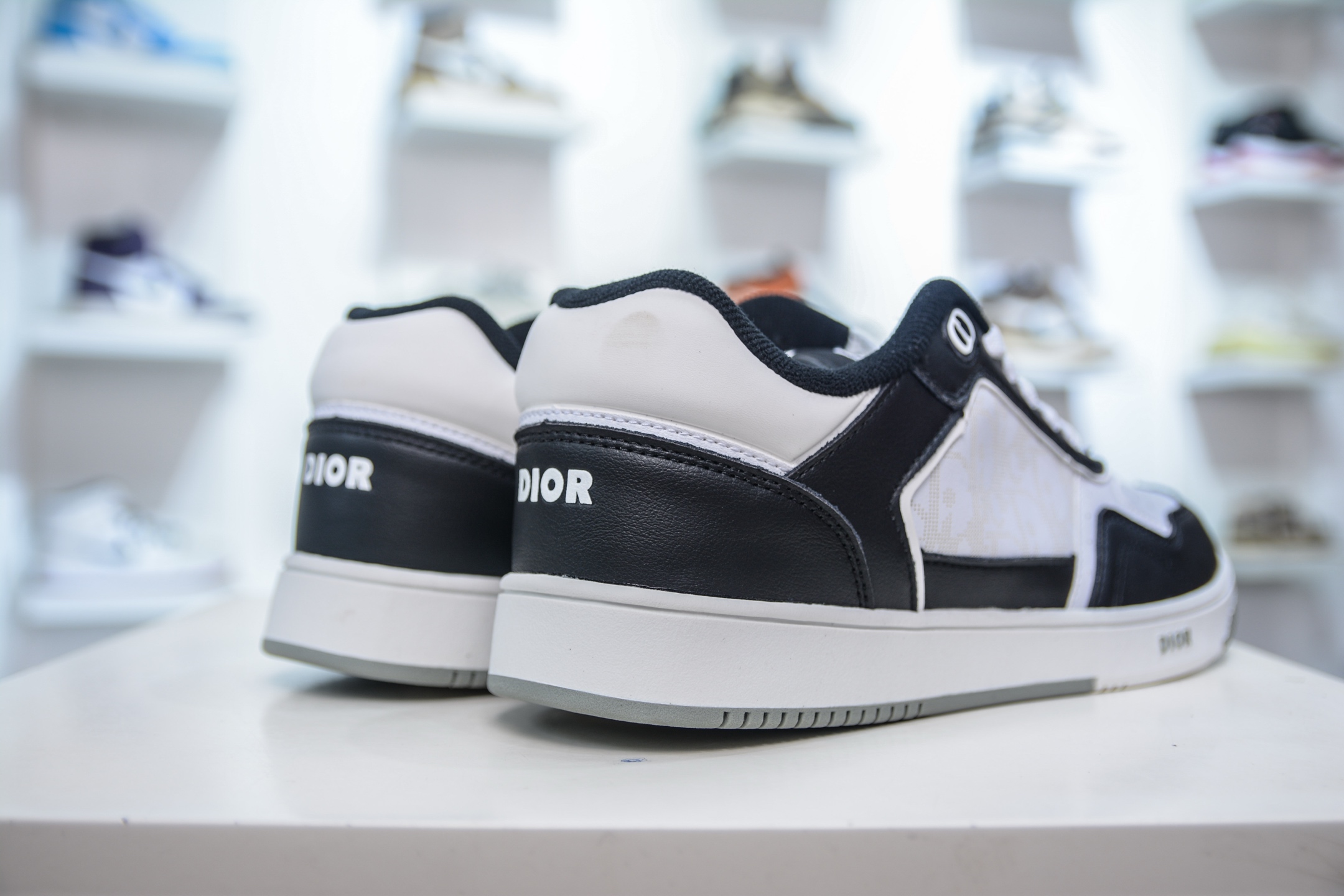 Dior B30 Low-Top Sneaker: Classic Lace-Up Design, Retro Casual Style 4 i1747590553701 1615 0 3