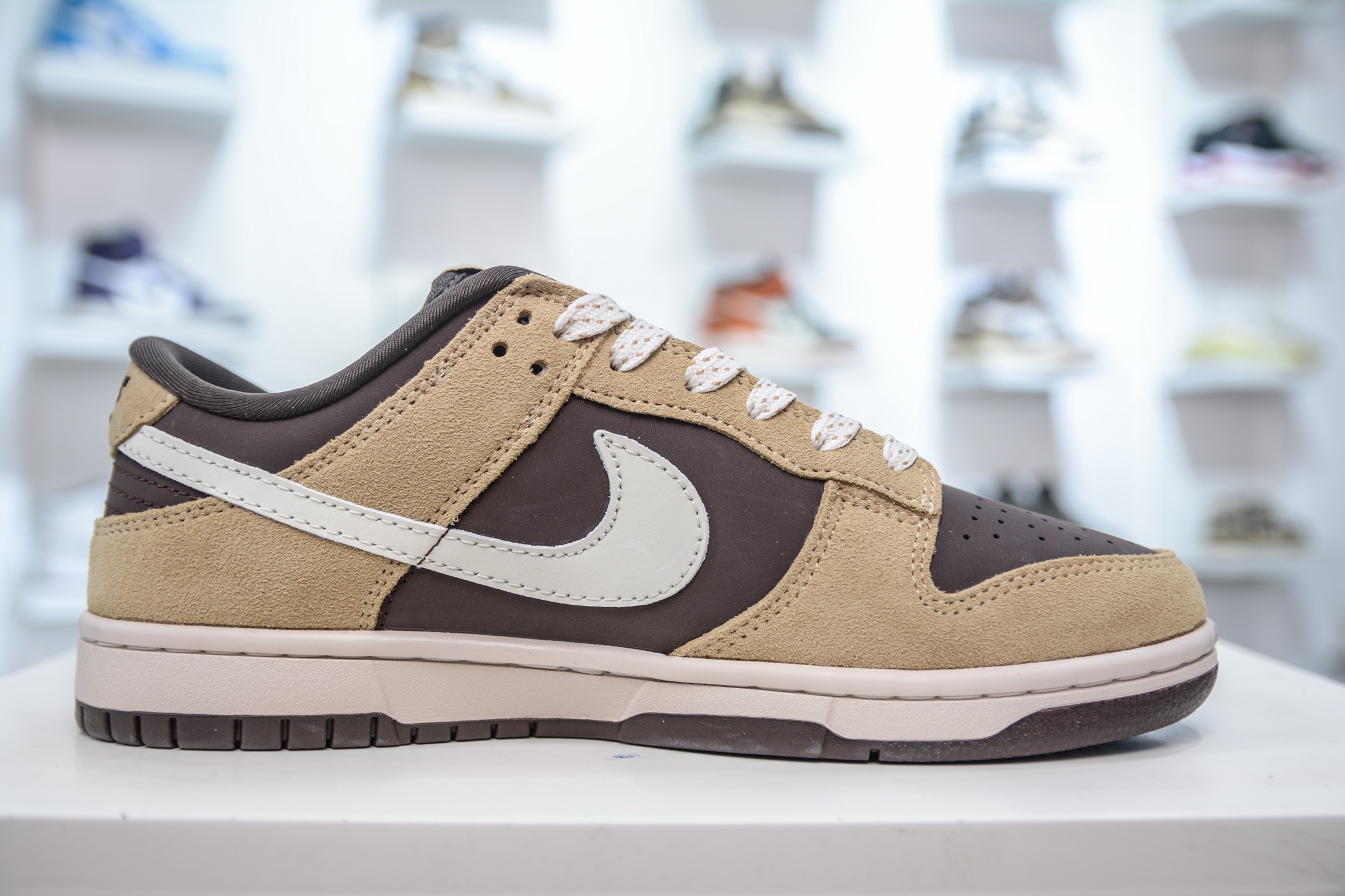 Nike SB Dunk Low x Louis Vuitton Brown/Beige - Stylish Sneaker Collaboration 4 i1747590955468 393 0 2