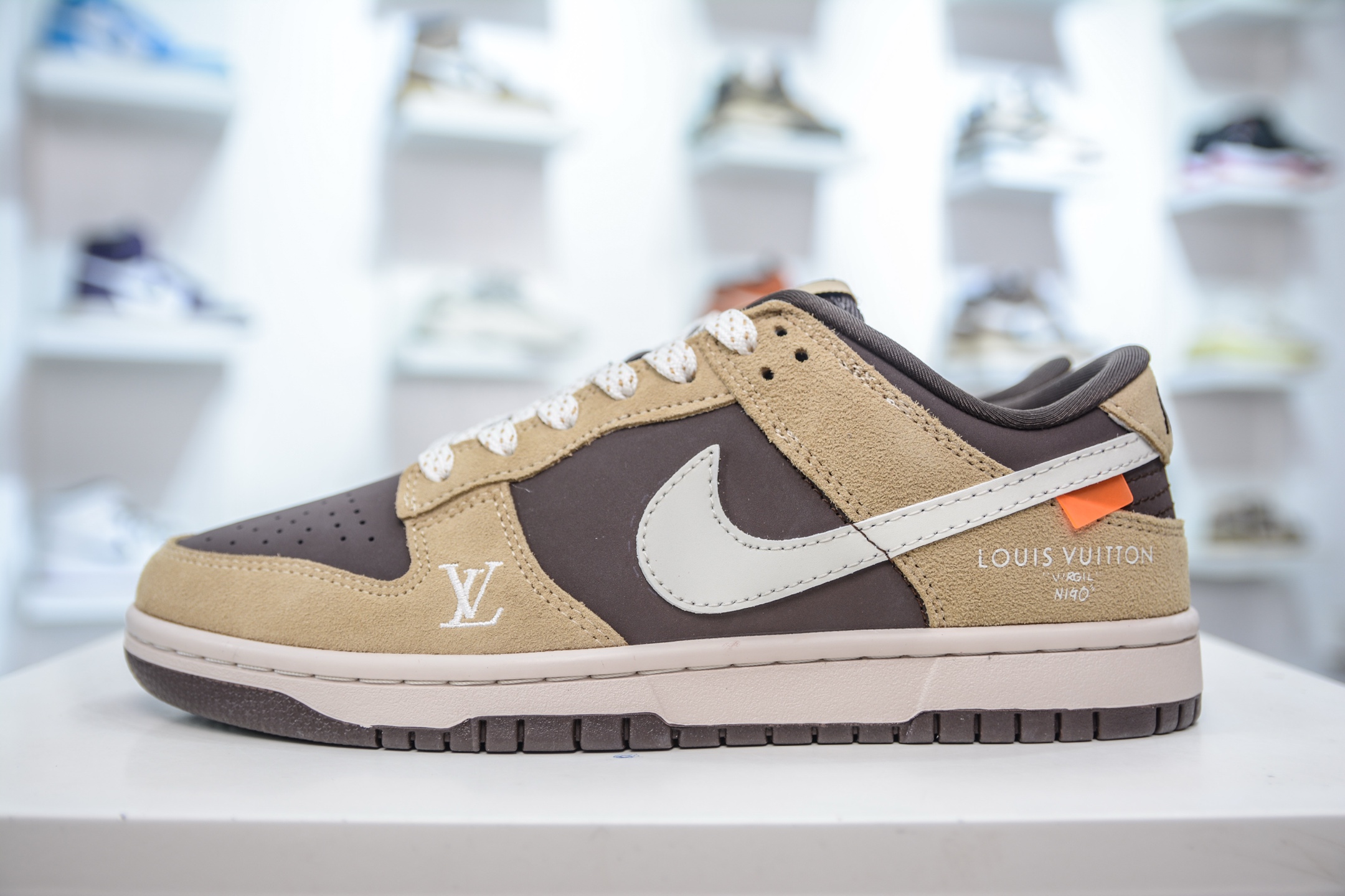 Nike SB Dunk Low x Louis Vuitton Brown/Beige - Stylish Sneaker Collaboration 2 i1747590956487 7697 0 0