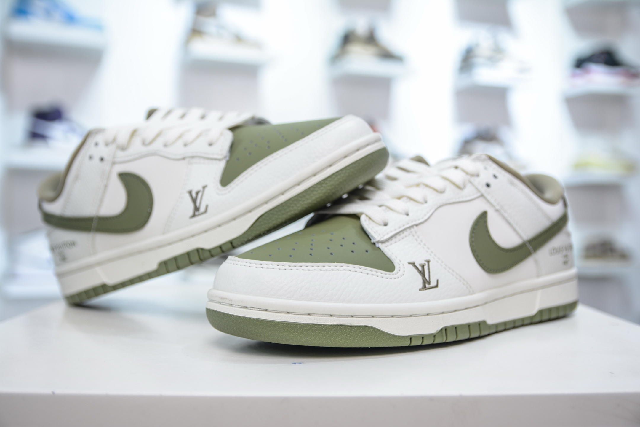 Nike SB Dunk Low x Louis Vuitton Collab - White Matcha Green Sneakers 4 i1747591071771 1745 0 3