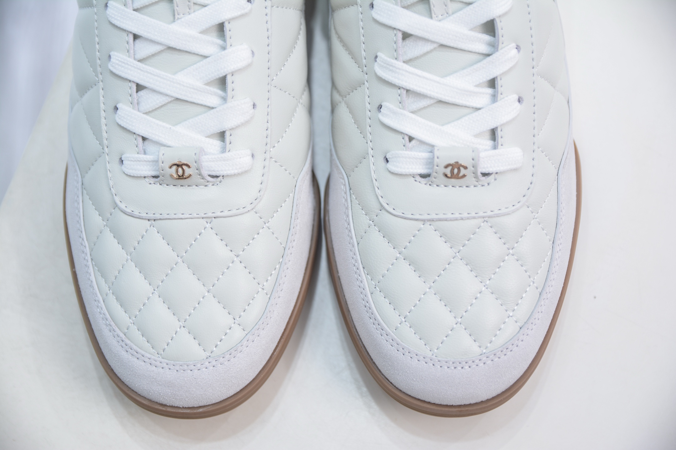 Chanel Women's White Leather & Suede Round Toe Low Top Sneakers 9 i1747594058978 4384 0 8