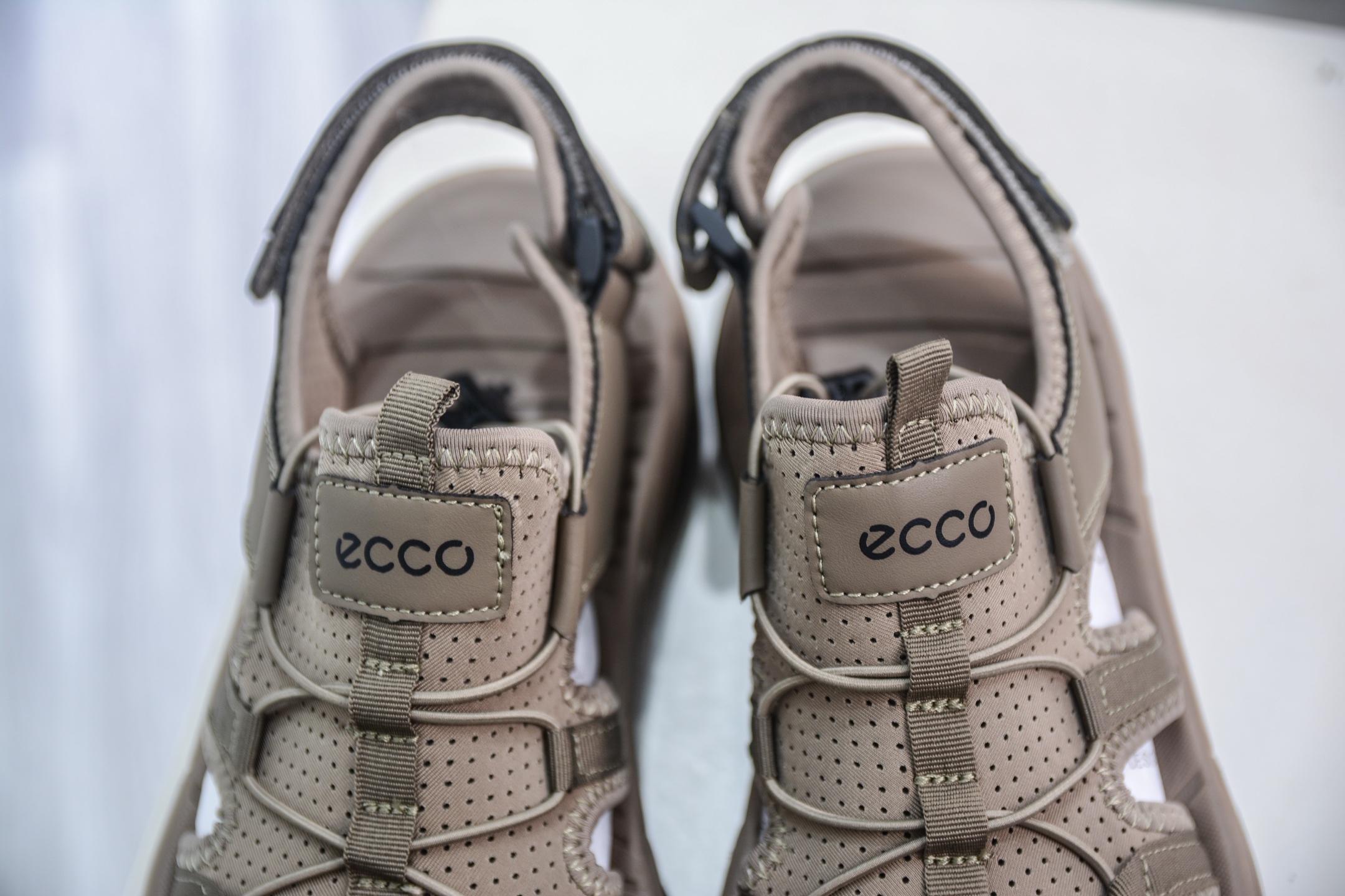 200 ECCO爱步户外休闲凉鞋 越野系列 运动包头沙滩鞋凉鞋 689368 01003