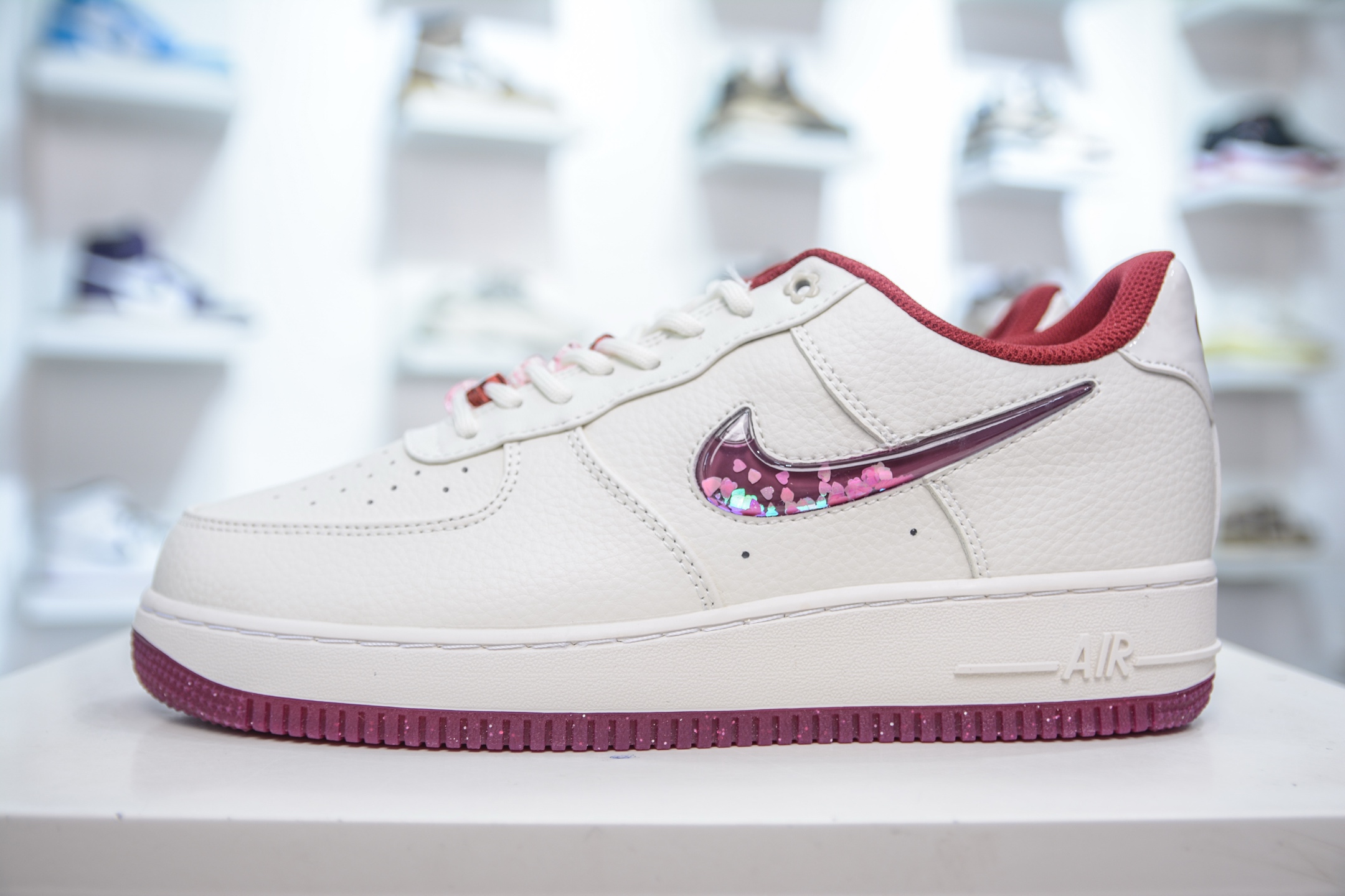 Nike Air Force 1 '07 Low 'Valentine's Day 2024' Casual Shoes 2 i1747594691078 2286 0 0