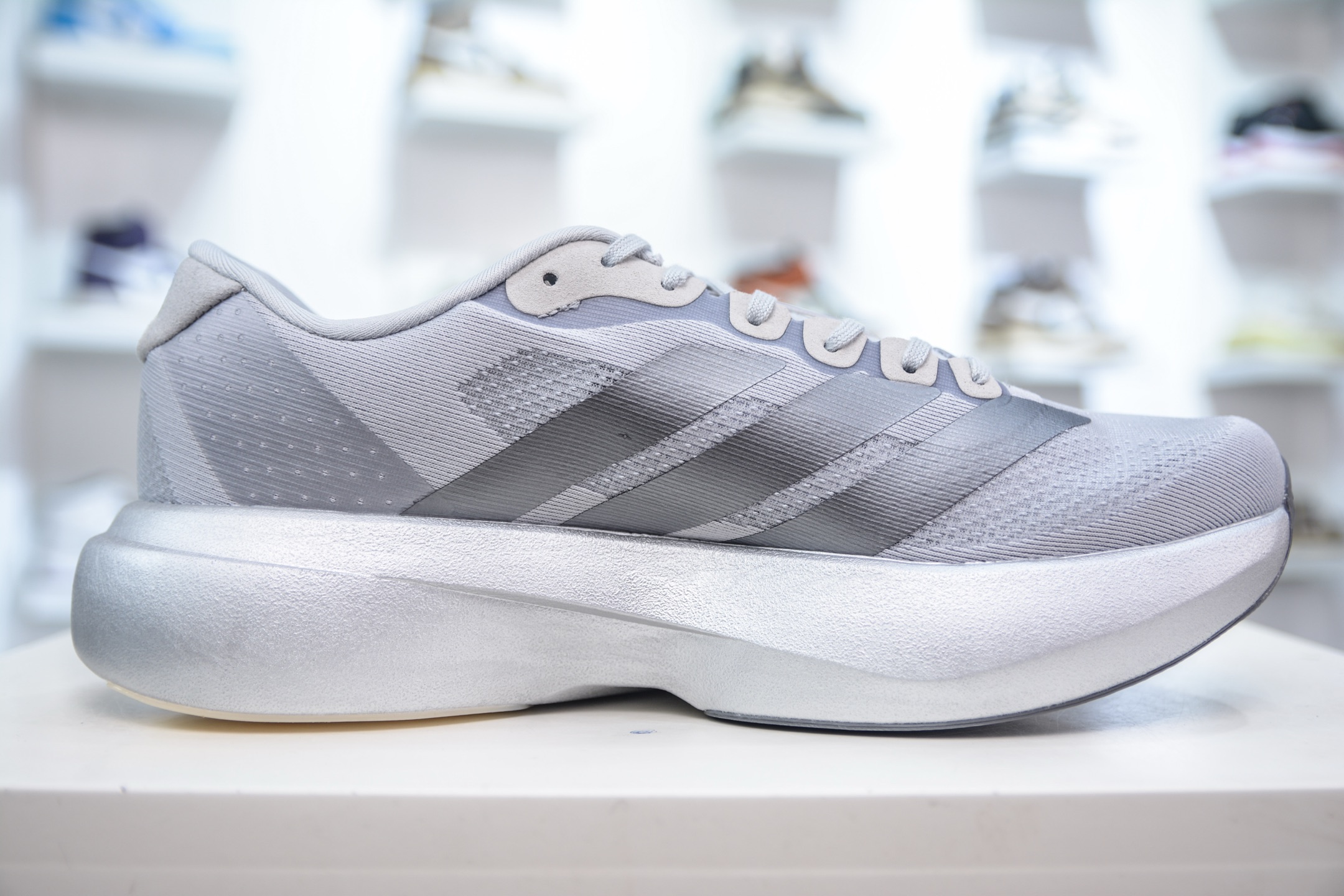 200 AD Adizero Evo SL 阿迪超轻透气缓震跑鞋 JR3418