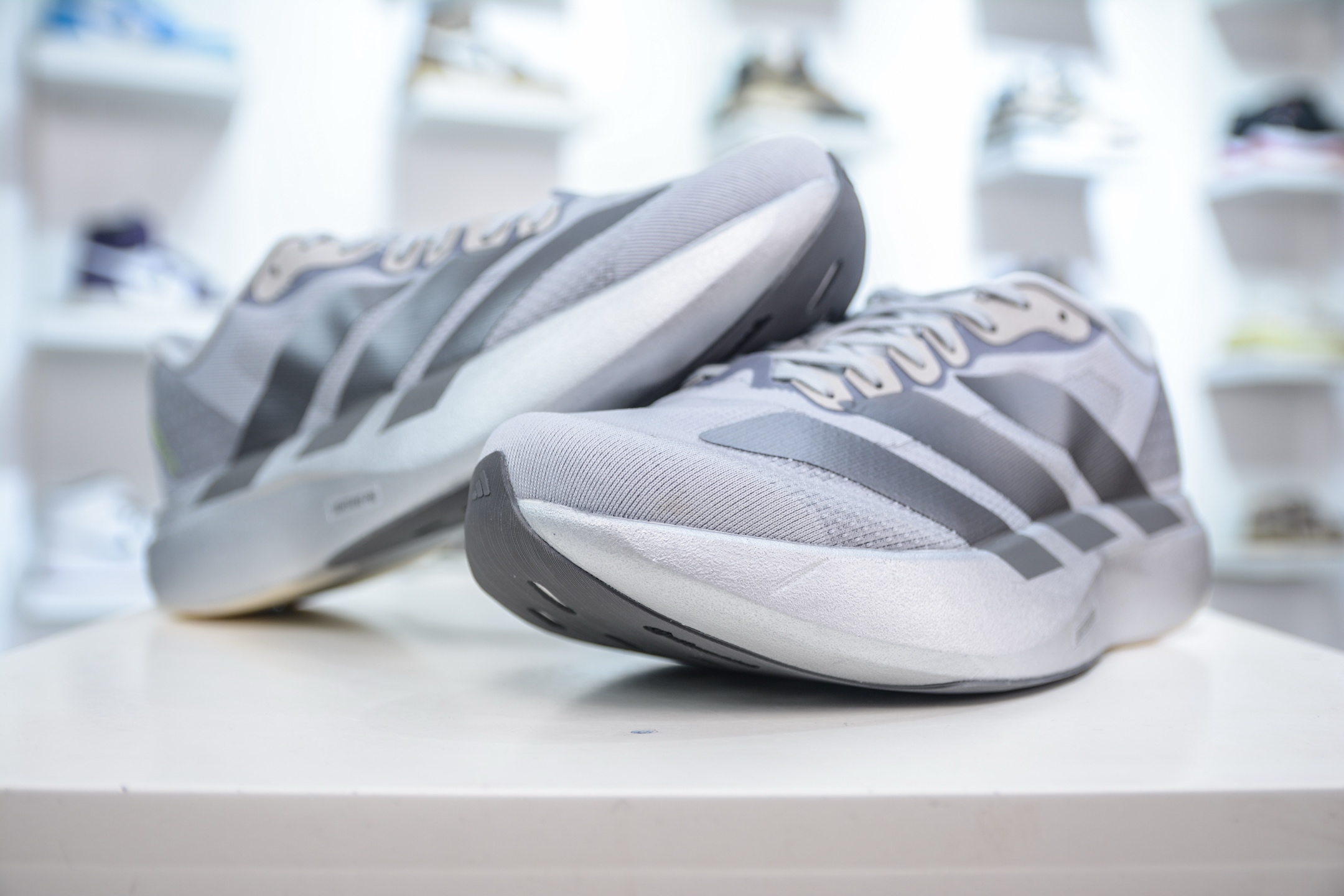 200 AD Adizero Evo SL 阿迪超轻透气缓震跑鞋 JR3418