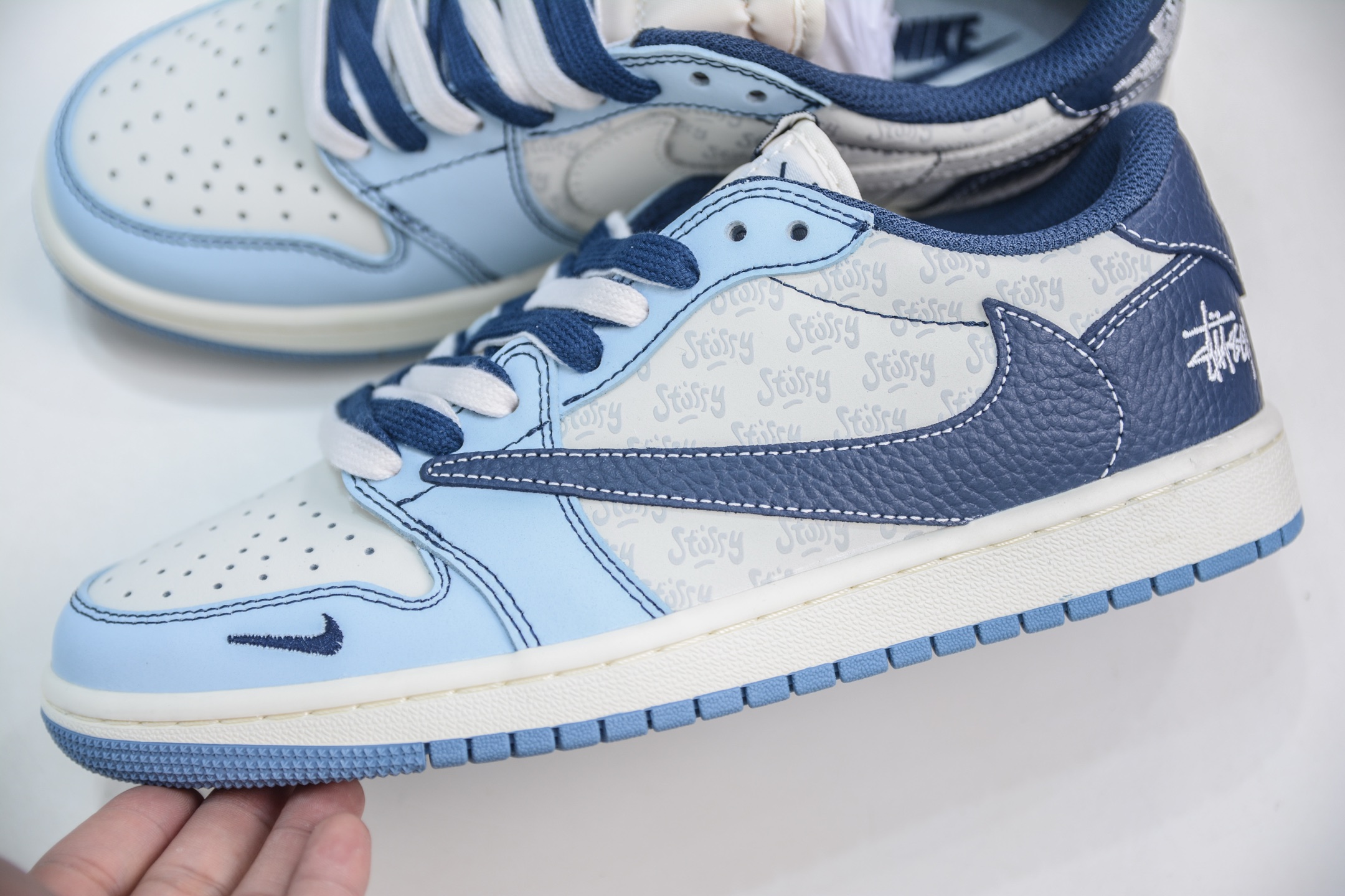 270 TS x Air Jordan x Stussy AJ1 Low 倒钩低帮联名斯图西-白蓝 XZ5749-010