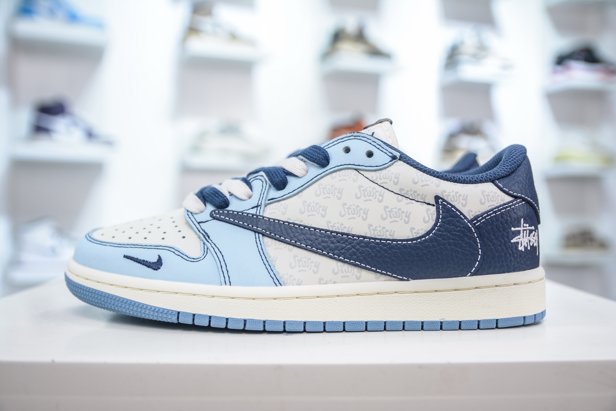 270 TS x Air Jordan x Stussy AJ1 Low 倒钩低帮联名斯图西-白蓝 XZ5749-010