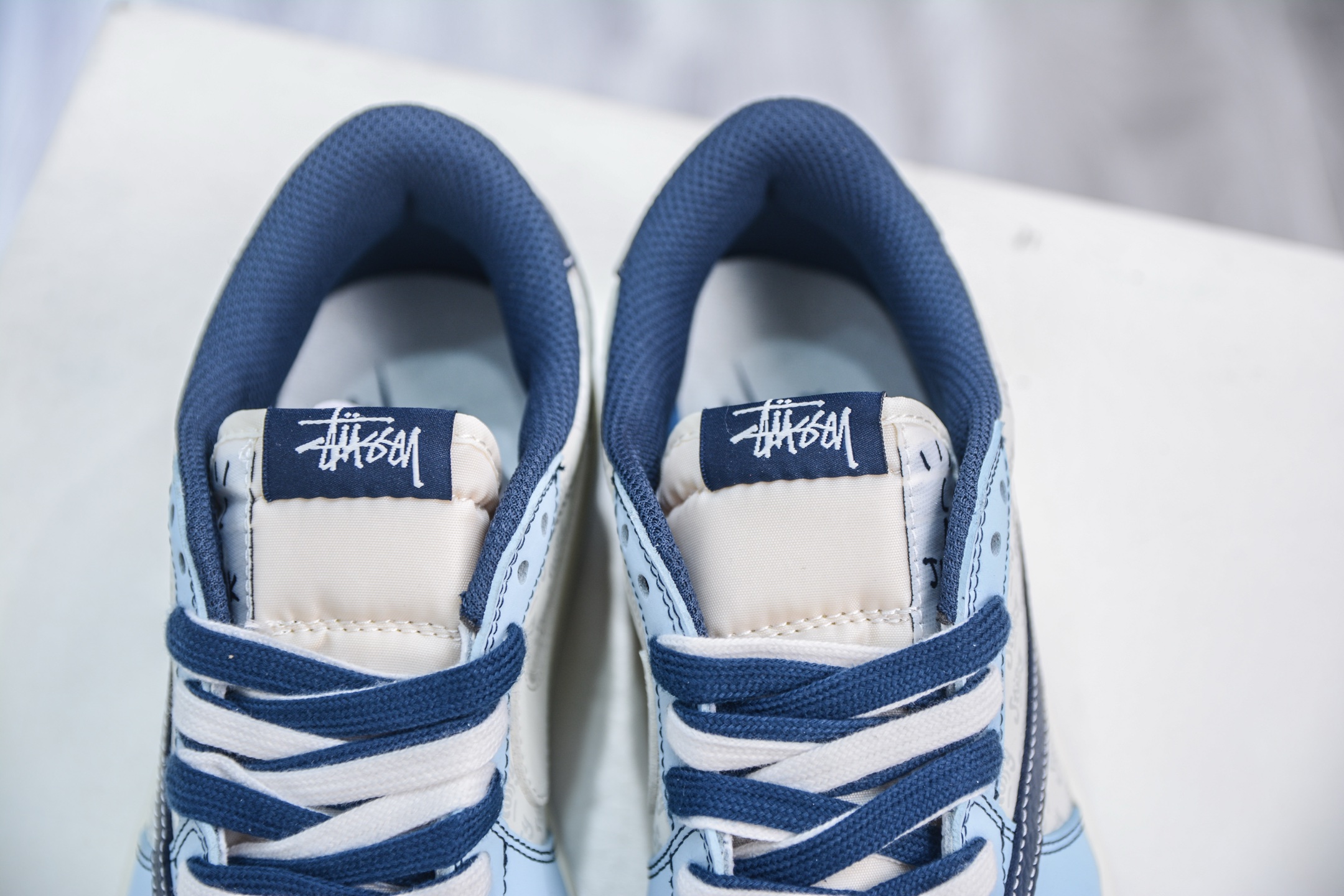 270 TS x Air Jordan x Stussy AJ1 Low 倒钩低帮联名斯图西-白蓝 XZ5749-010