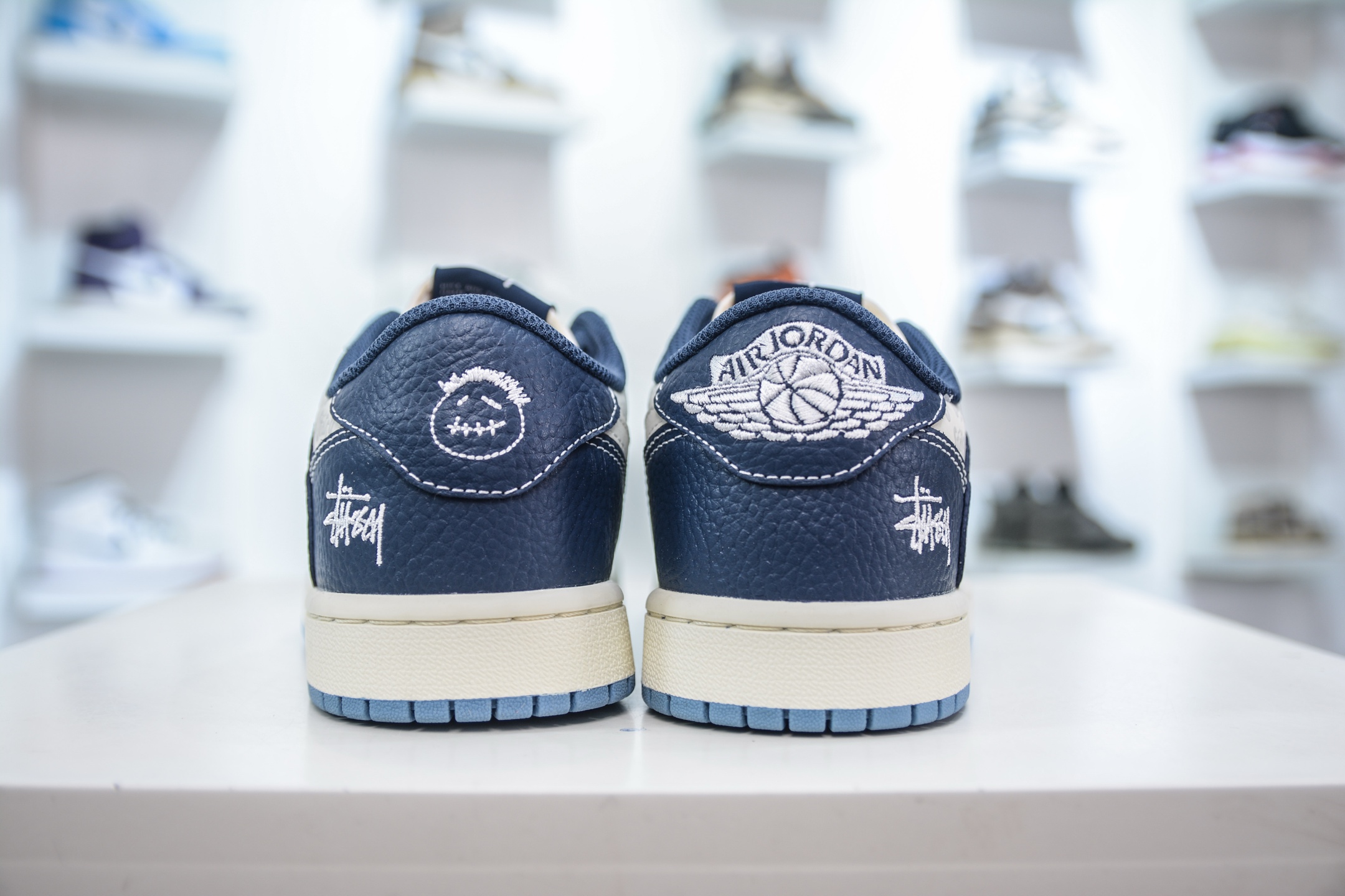 270 TS x Air Jordan x Stussy AJ1 Low 倒钩低帮联名斯图西-白蓝 XZ5749-010