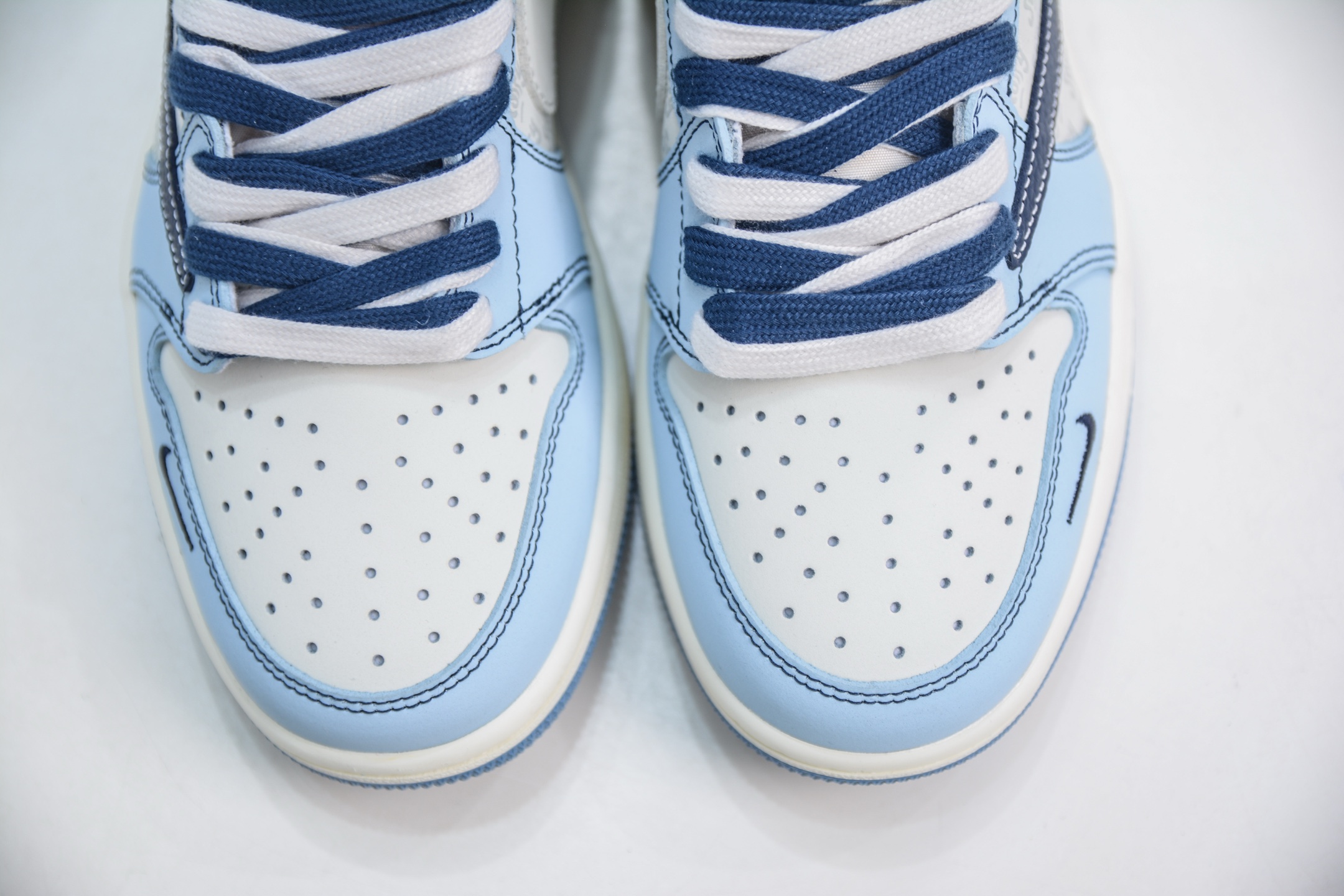 270 TS x Air Jordan x Stussy AJ1 Low 倒钩低帮联名斯图西-白蓝 XZ5749-010