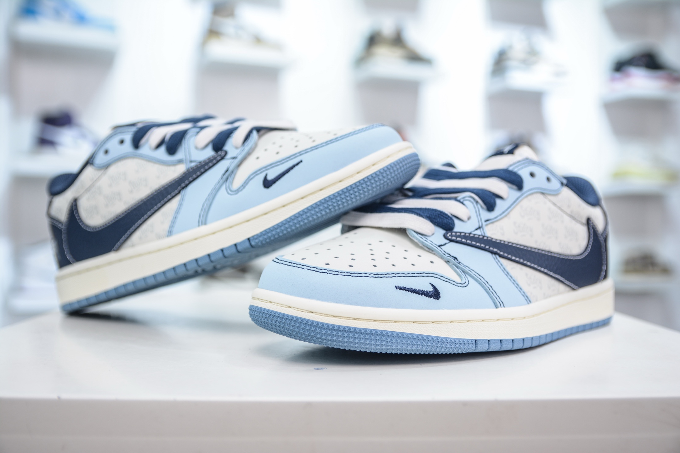 270 TS x Air Jordan x Stussy AJ1 Low 倒钩低帮联名斯图西-白蓝 XZ5749-010
